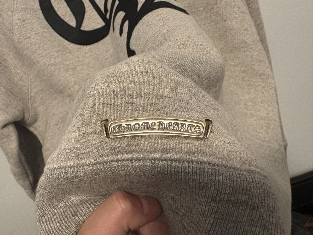 Chrome Hearts Chrome hearts scroll label cemetery cross crewneck grey M Size US M / EU 48-50 / 2 - 9 Thumbnail