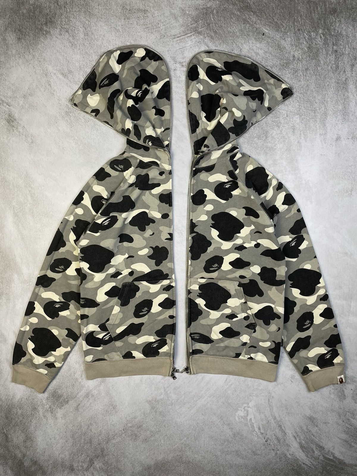 Bape OG Bape 1st Camo Split Hoodie Size US M / EU 48-50 / 2 - 1 Thumbnail