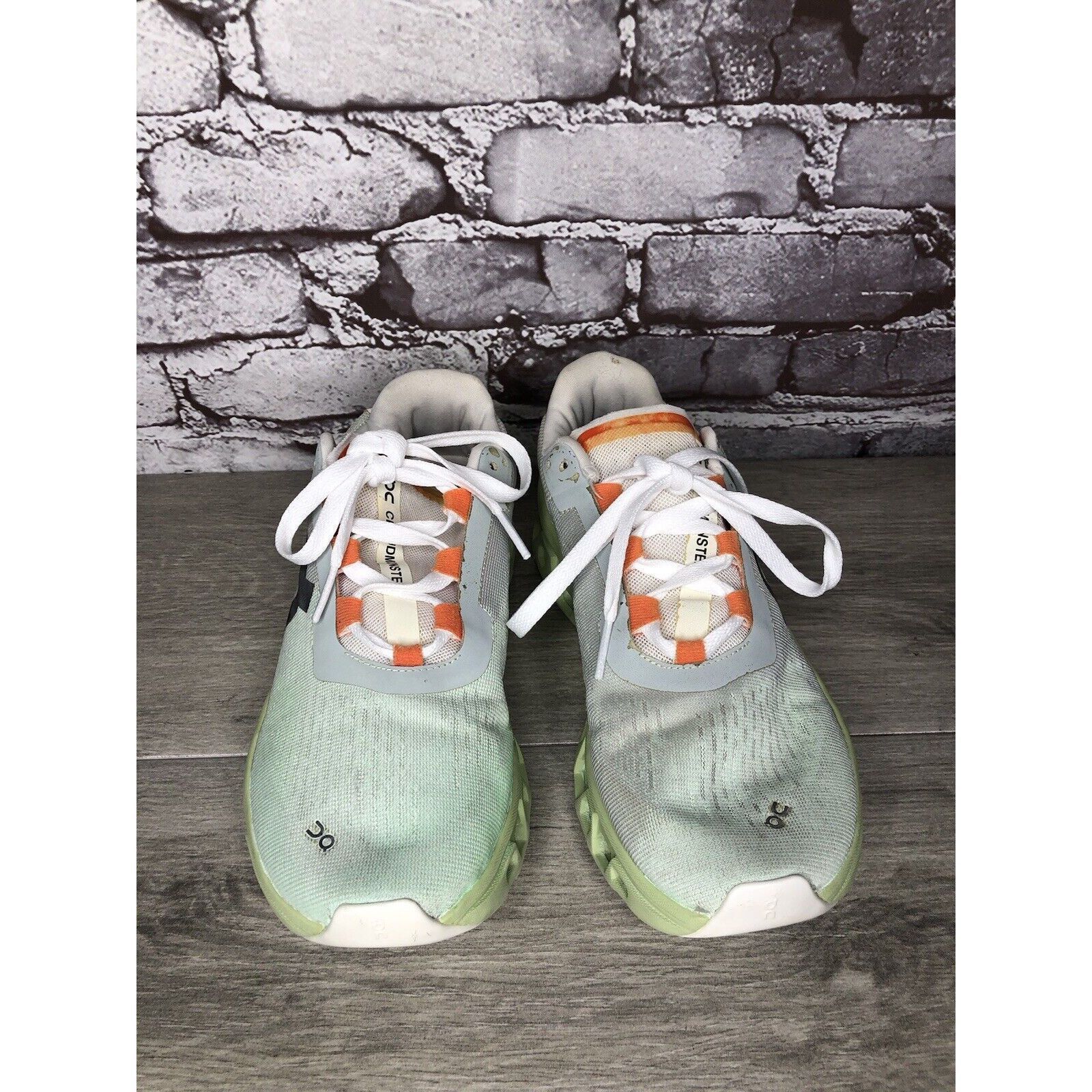 On On Cloud Wide Lime Green Gray White LaceUp Gym Running Shoes Size US 8 / IT 38 - 16 Thumbnail