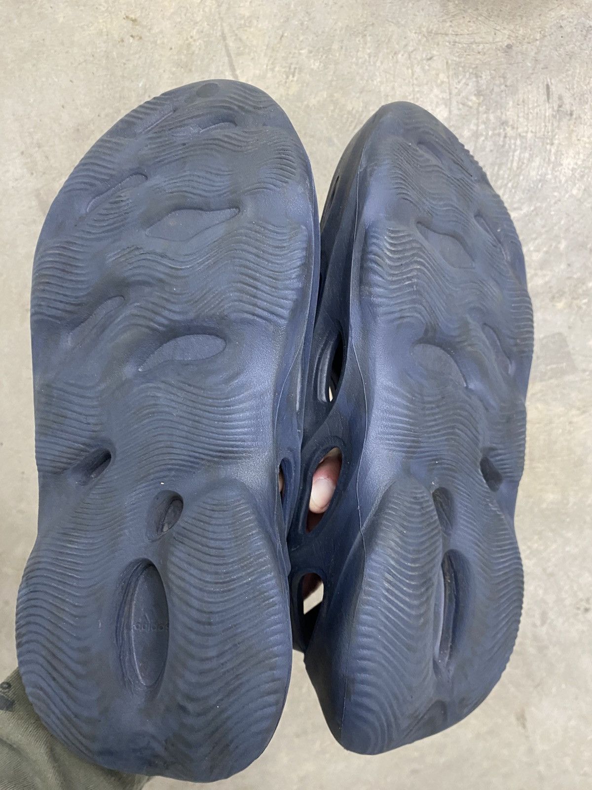 Yeezy Yeezy Foam Runner Mineral Blue Size US 10 / EU 43 - 3 Thumbnail