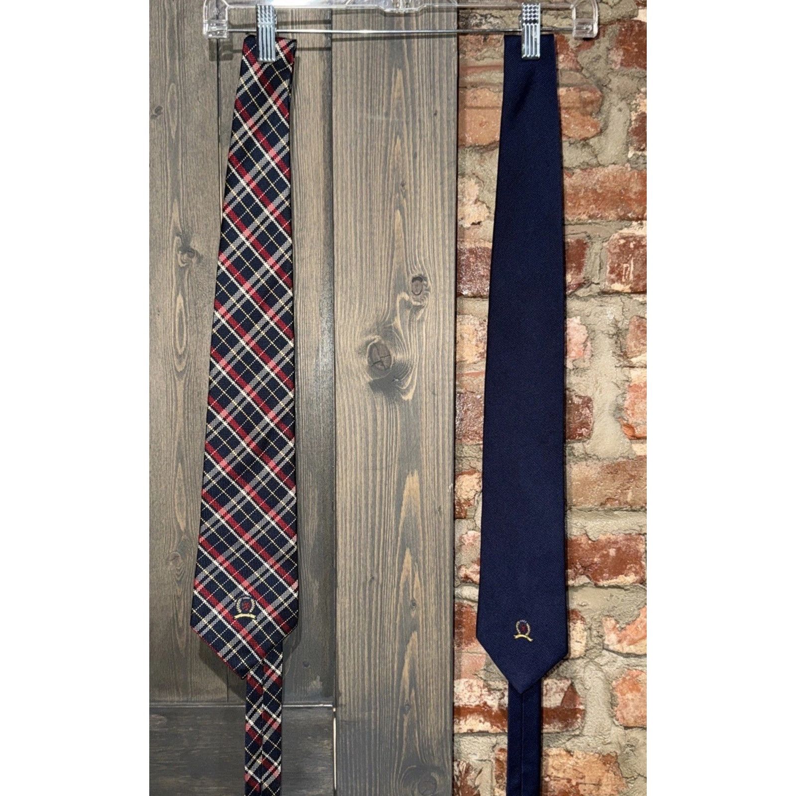 Tommy Hilfiger Lot Of 2 Tommy Hilfiger Italian Silk Ties Made USA Navy EUC Size ONE SIZE - 1 Thumbnail