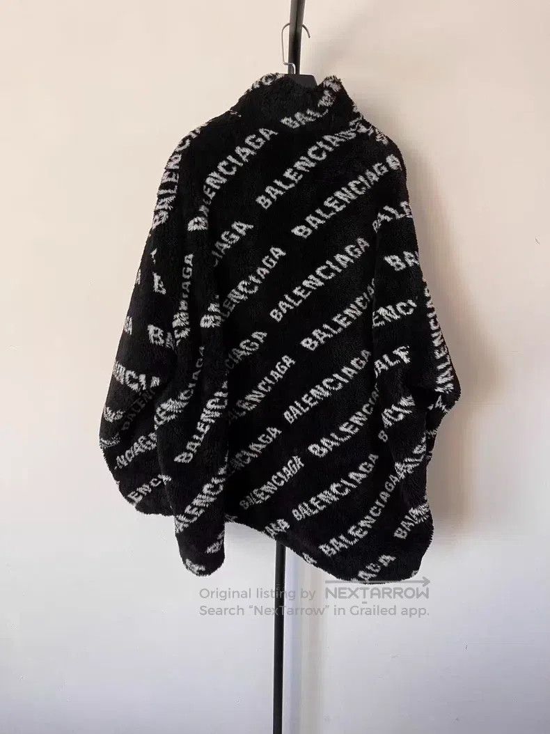 Balenciaga Balenciaga Collar Drop Shoulder Loose Faux Fur Puffy Zippe Size XXS / US 00 / IT 34 - 2 Thumbnail