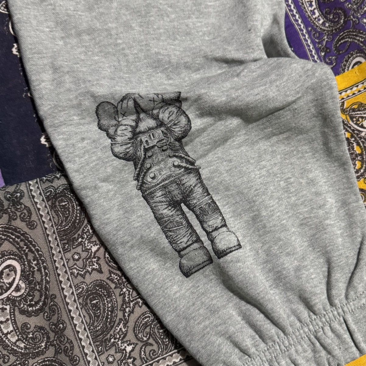 Andy Warhol × Kaws × Uniqlo Sweatpants Andy warhol x kaws Size US 28 / EU 44 - 4 Thumbnail