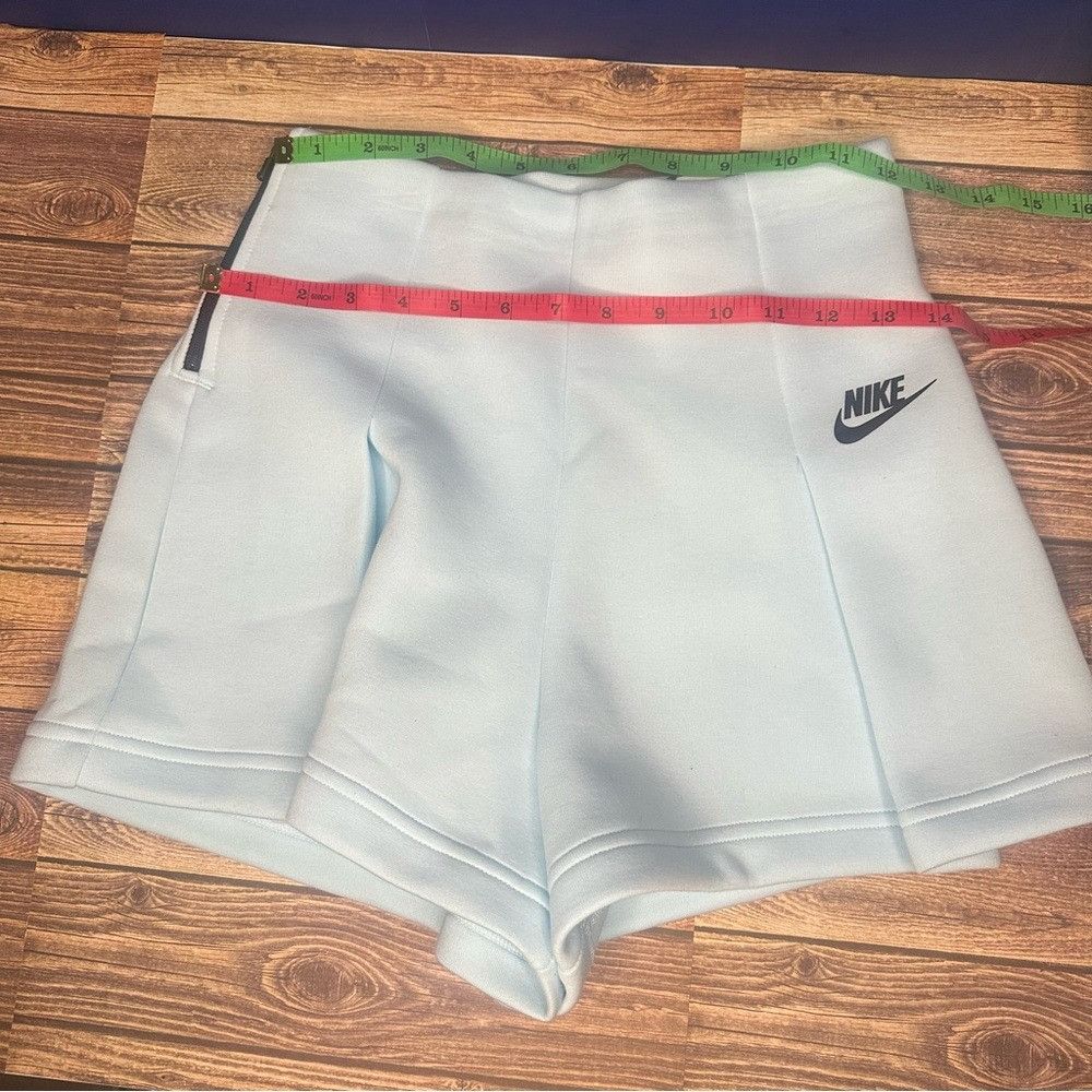 Nike Nike Women's Tech Fleece High Waisted 3” Pleated Shorts XS Size 26" / US 2 / IT 38 - 5 Thumbnail