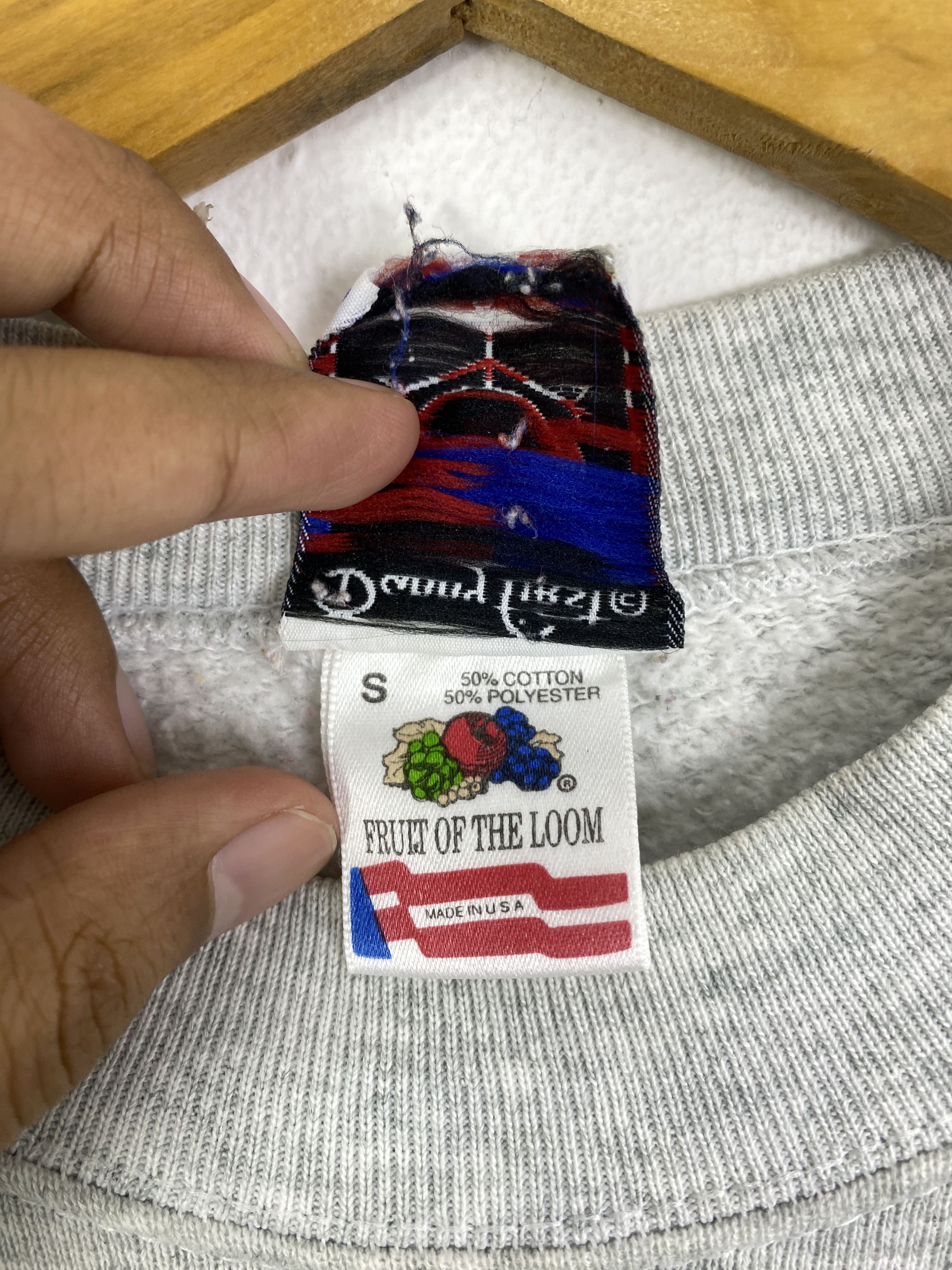Vintage Vintage 90s Fruit Of The Loom Danny First Sweatshirt SH0182 Size US S / EU 44-46 / 1 - 6 Thumbnail