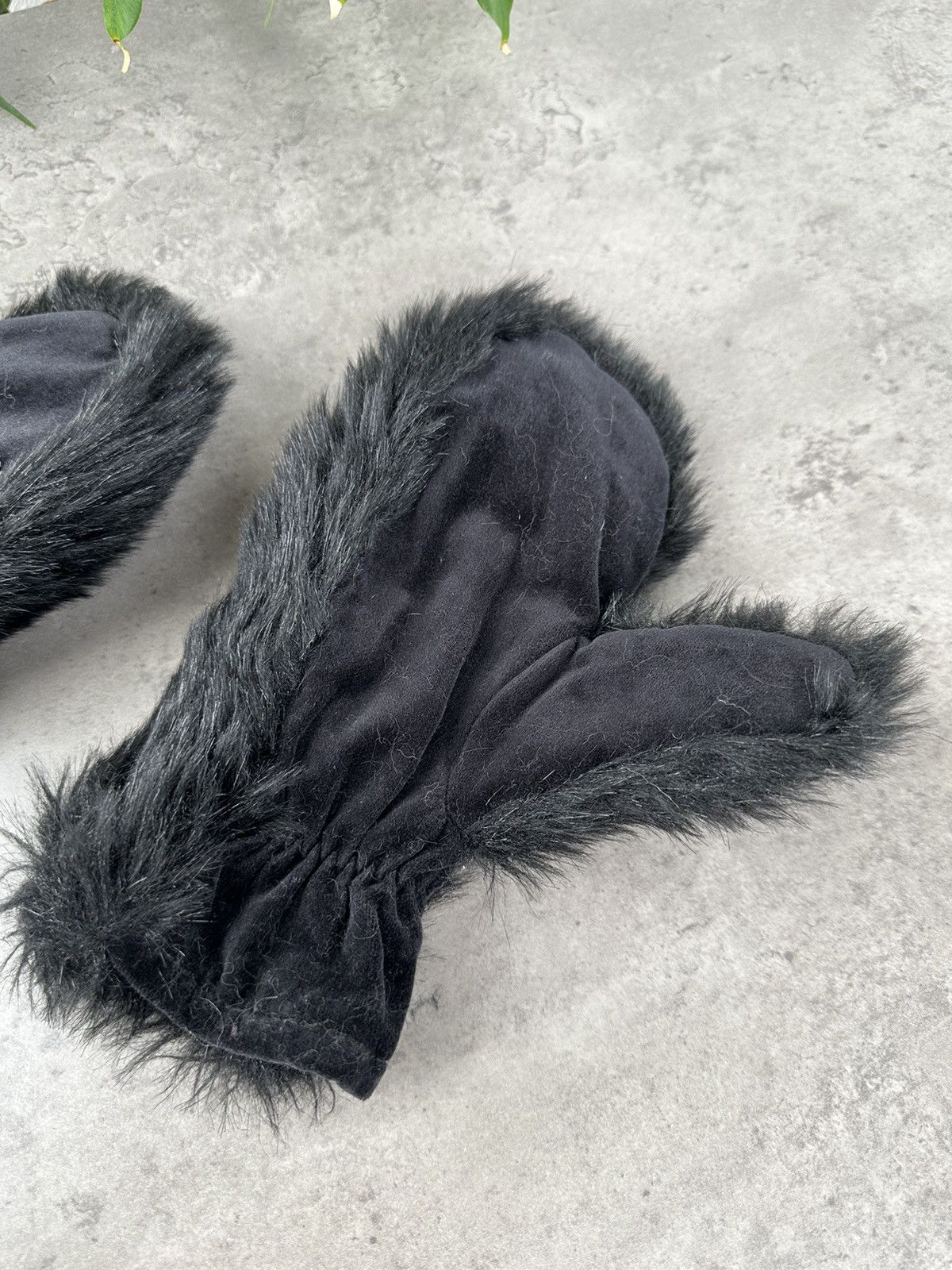 Gap Gap Faux Fur Mittens Size ONE SIZE - 4 Thumbnail