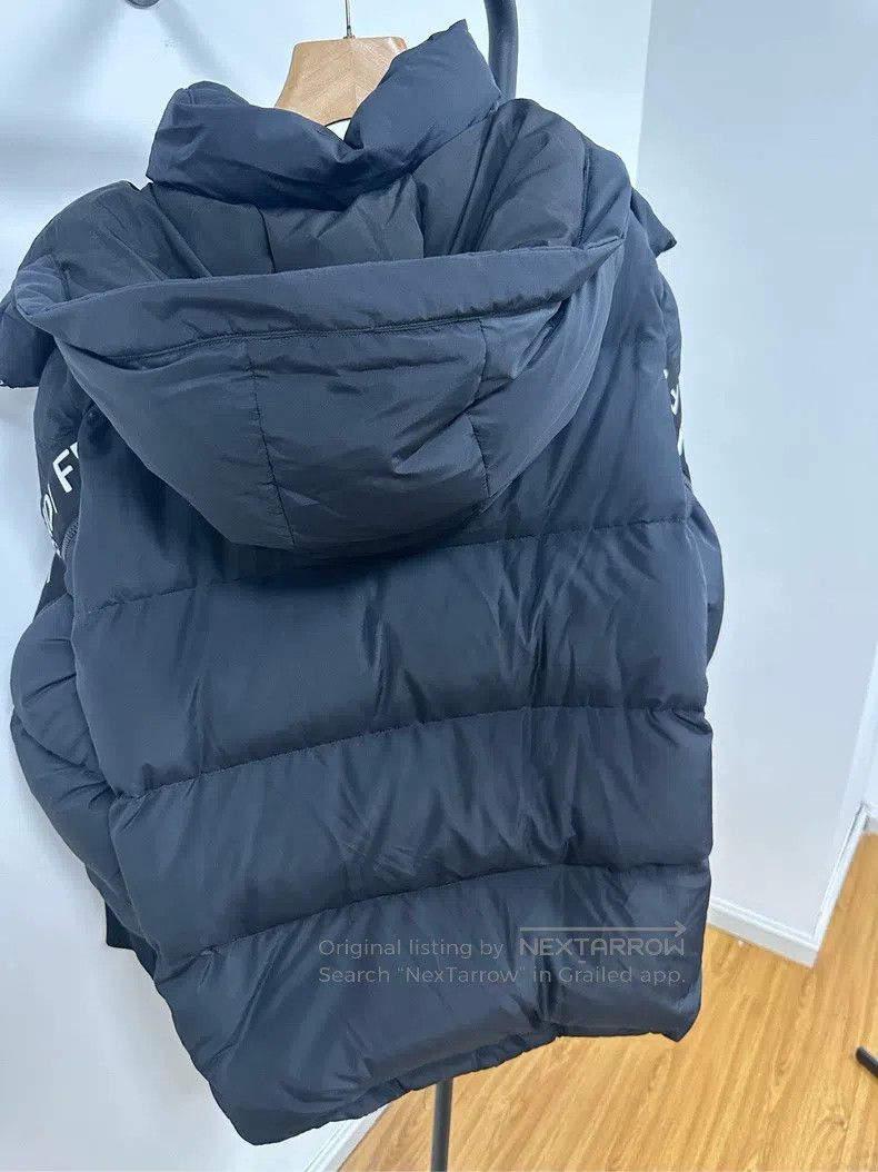 Fendi Fendi Black hooded down jacket Size XS / US 0-2 / IT 36-38 - 2 Thumbnail