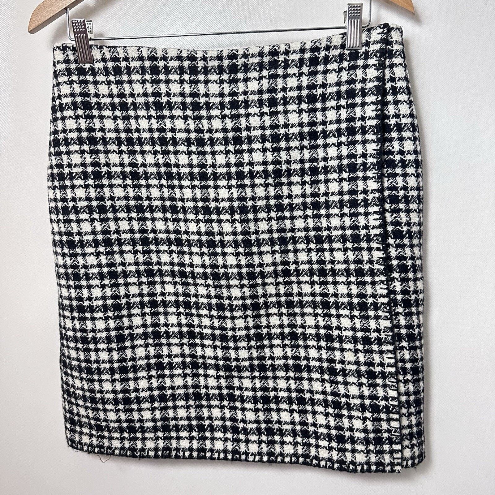 Eddie Bauer Eddie Bauer Skirt Houndstooth Plaid Wool Lined Sophisticated Size 30" / US 8 / IT 44 - 1 Thumbnail