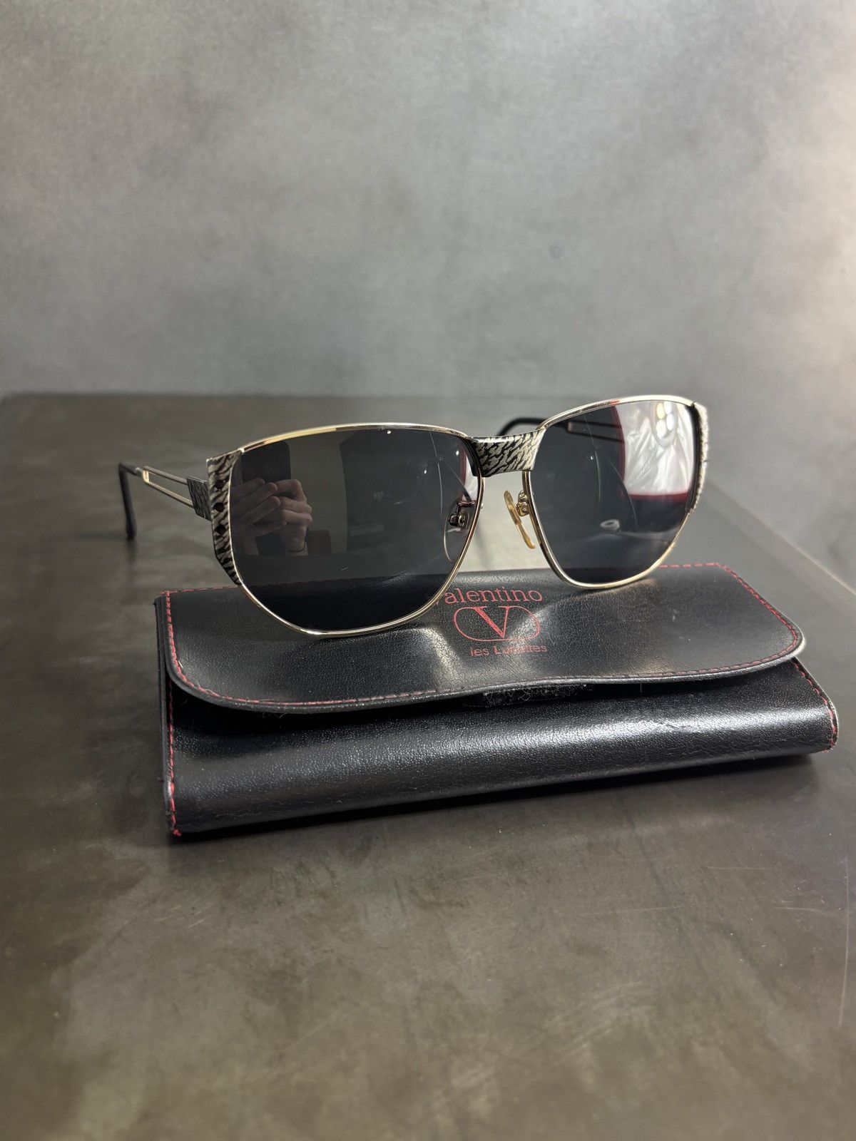 Valentino 1980s Vintage Valentino Sunglasses Metal Aviator 5419 Case Size ONE SIZE - 1 Thumbnail