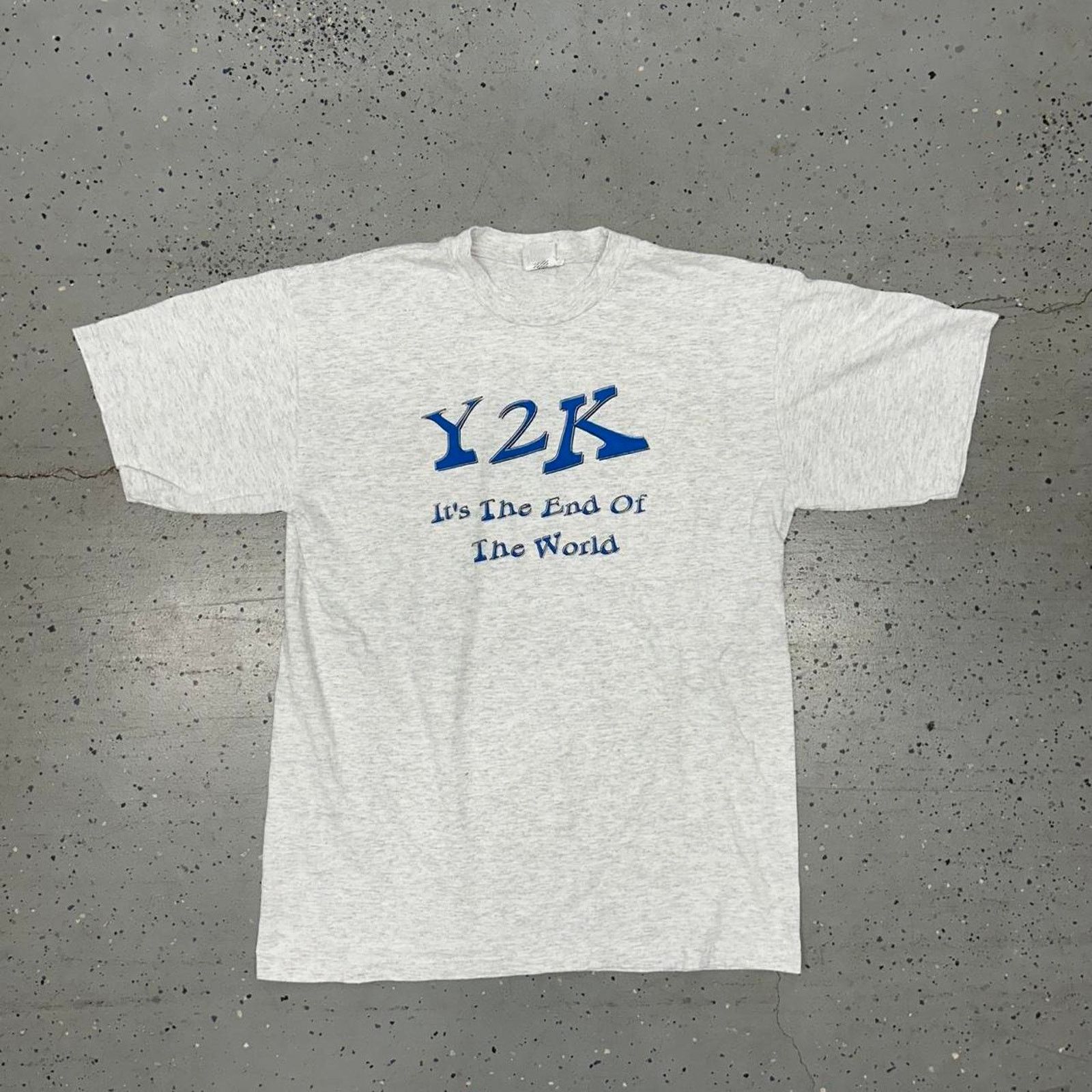 Other Y2K End Of The World T-shirt Size US L / EU 52-54 / 3 - 1 Thumbnail