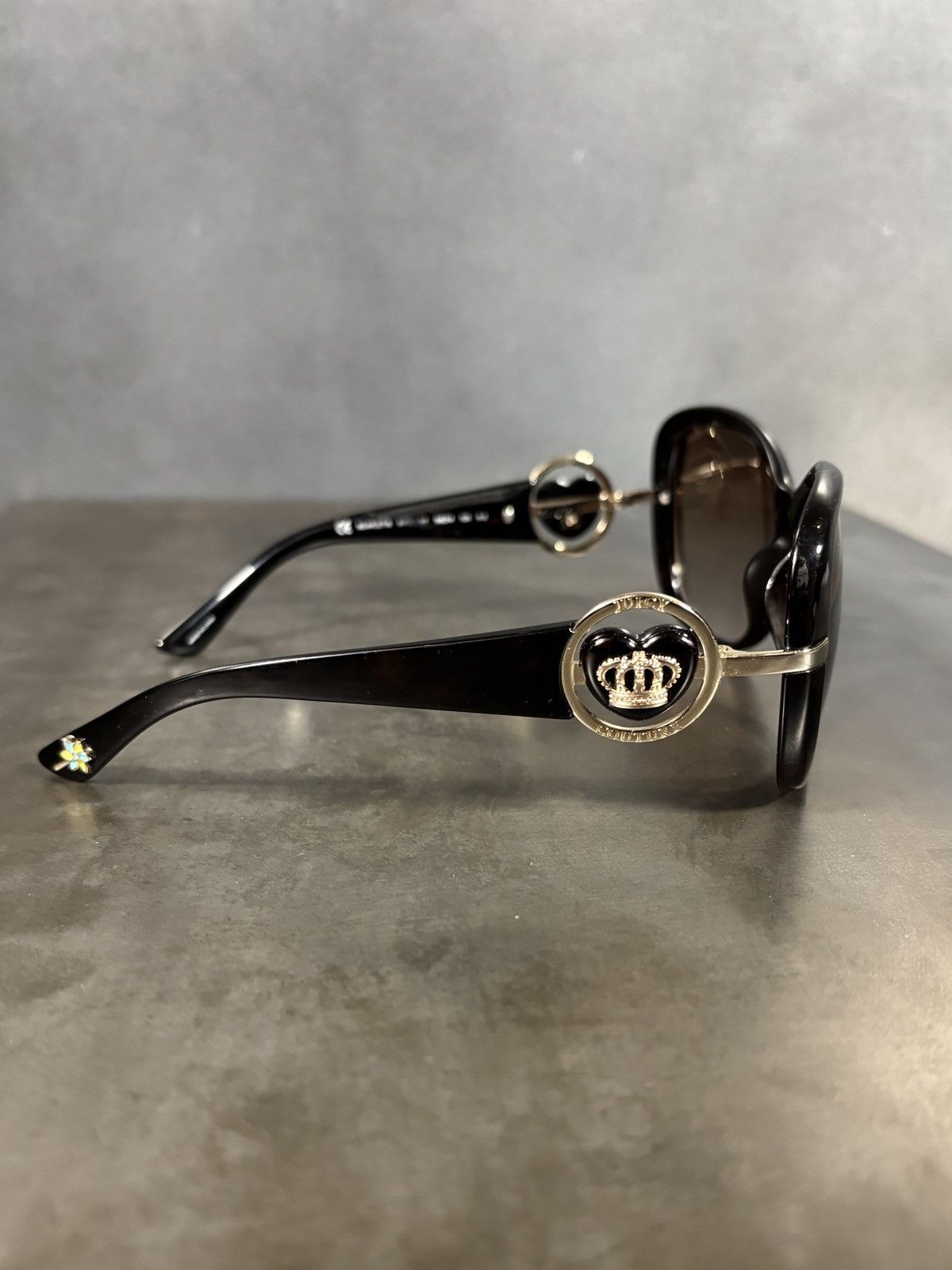Juicy Couture 2010s Juicy Couture Sunglasses Scarlet Heart Queen of Everyt Size ONE SIZE - 15 Thumbnail