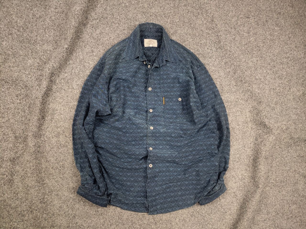 Giorgio Armani Vintage 80's Armani Jeans Monogram Logo oversized shirt Size US L / EU 52-54 / 3 - 2 Thumbnail