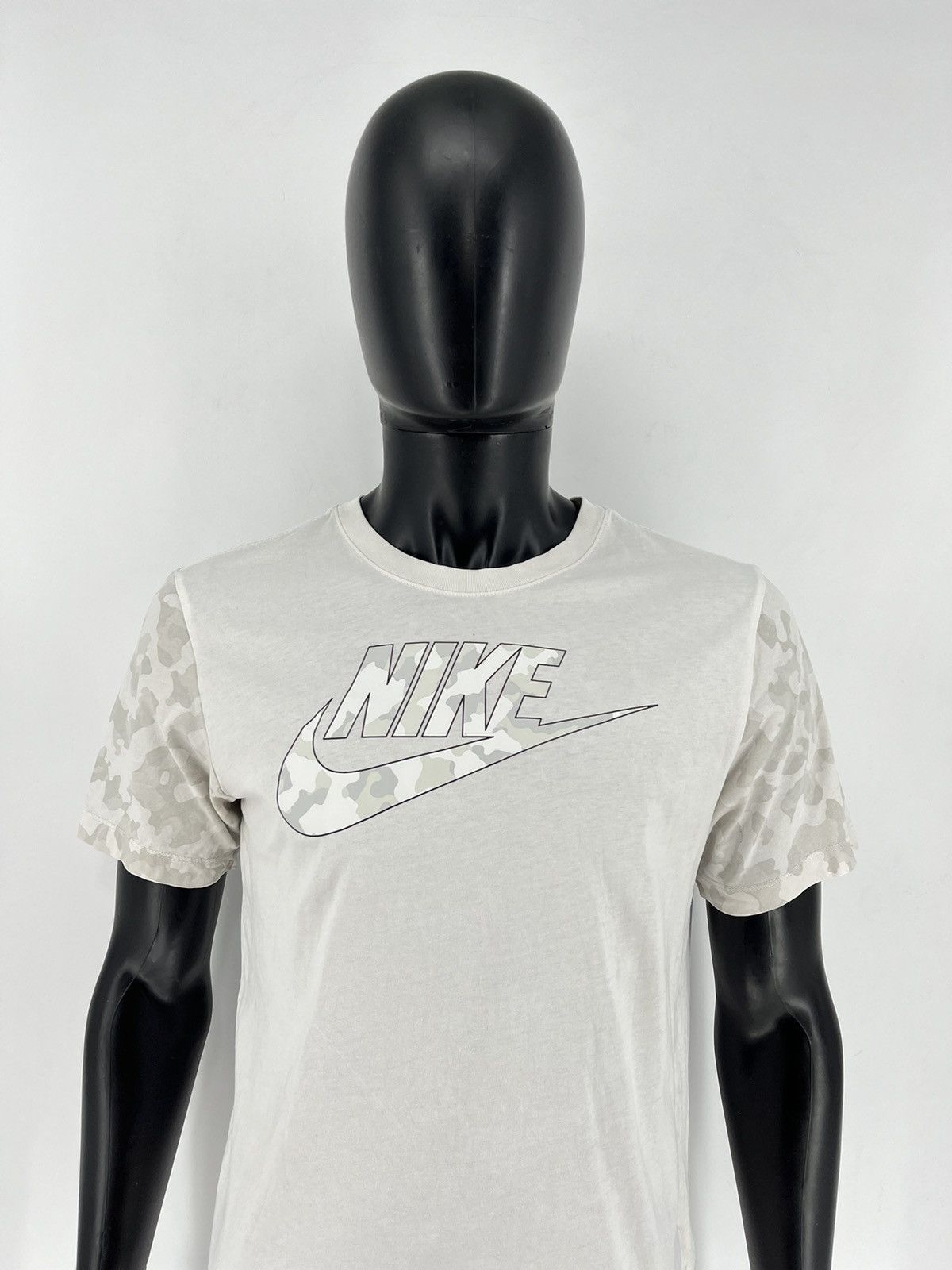 Other Vintage Nike Camo Big Logo Tee Travis Scott Style Grailed Size US M / EU 48-50 / 2 - 1 Thumbnail