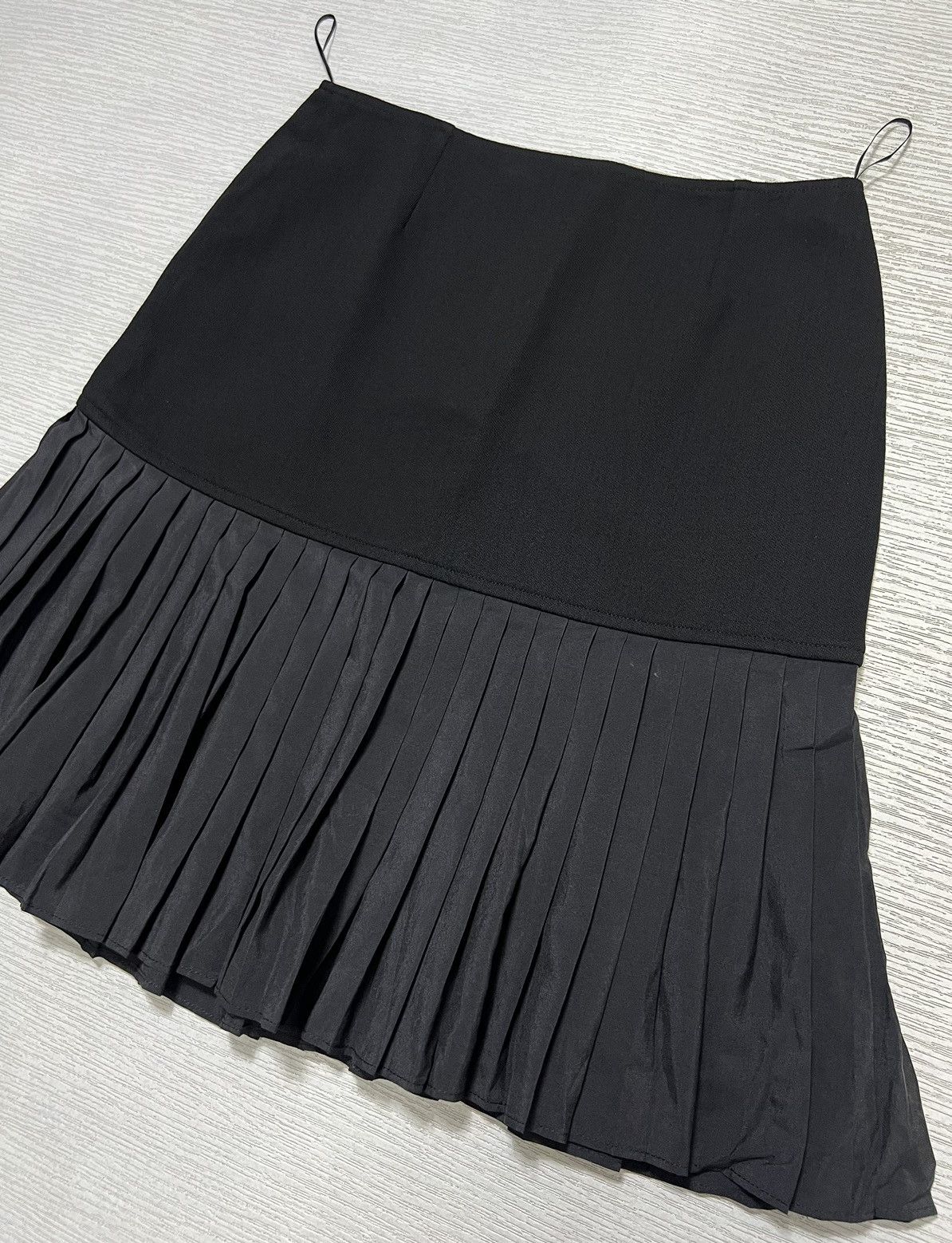 Givenchy Givenchy - A/W 18’ - Wool Zipped Pleated Skirt Size 25" / US 0 / IT 36 - 5 Thumbnail