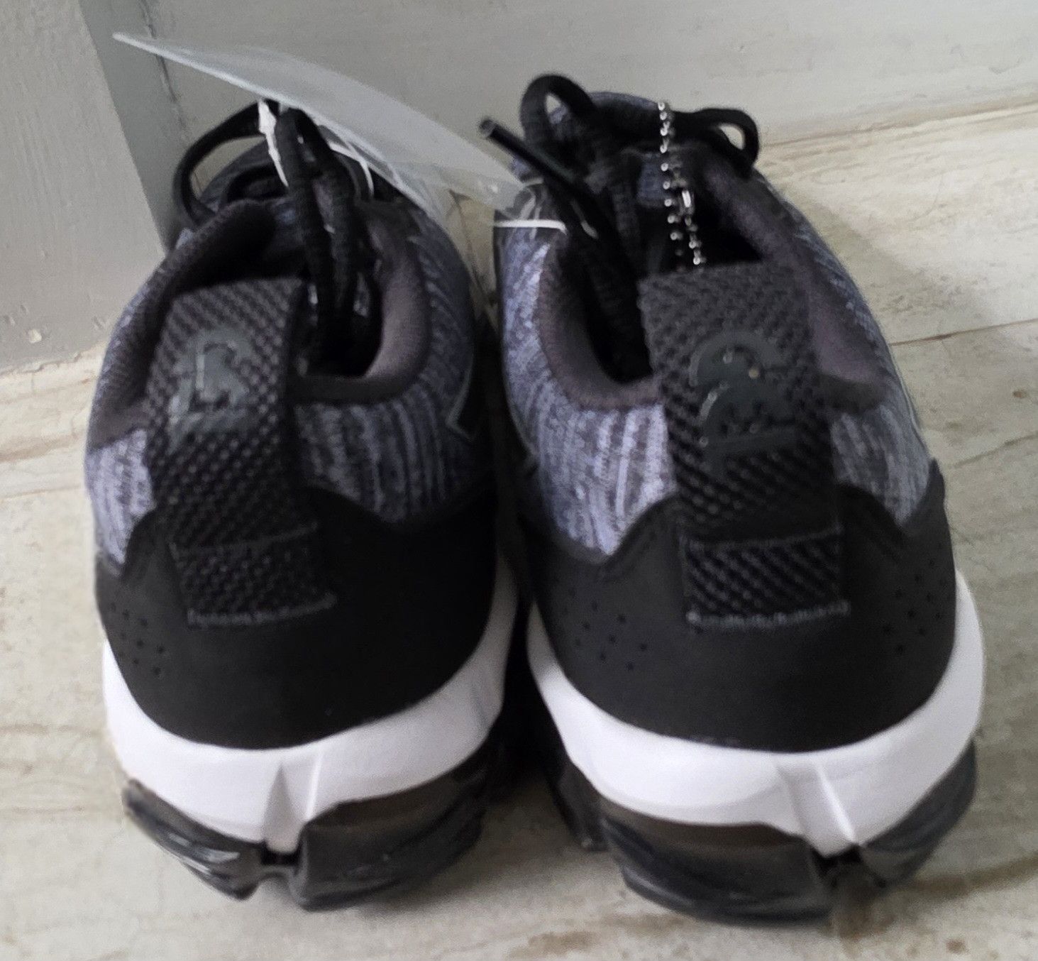 Asics NWOB Asics Gel-Quantum 90 2 Graphite Grey Black Sneakers 7 Size US 7 / IT 37 - 5 Thumbnail