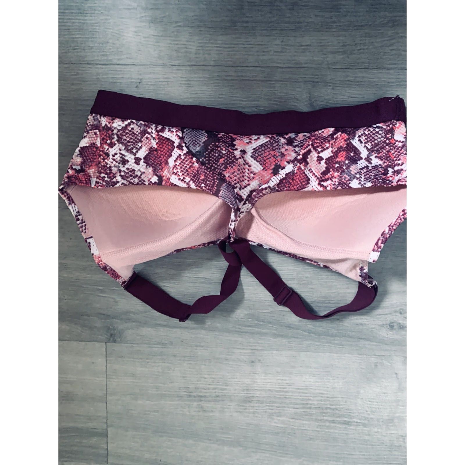 Victoria's Secret Victoria Sport Women's 34C Incredible Lightweight Sports Bra Molded Cups Size ONE SIZE - 3 Thumbnail