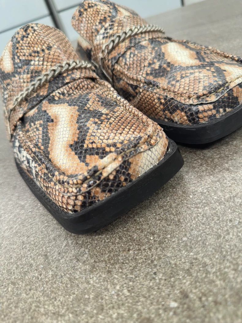 Martine Rose Martine Rose Snake patterned cowhide square head with one Size US 8 / EU 41 - 2 Thumbnail