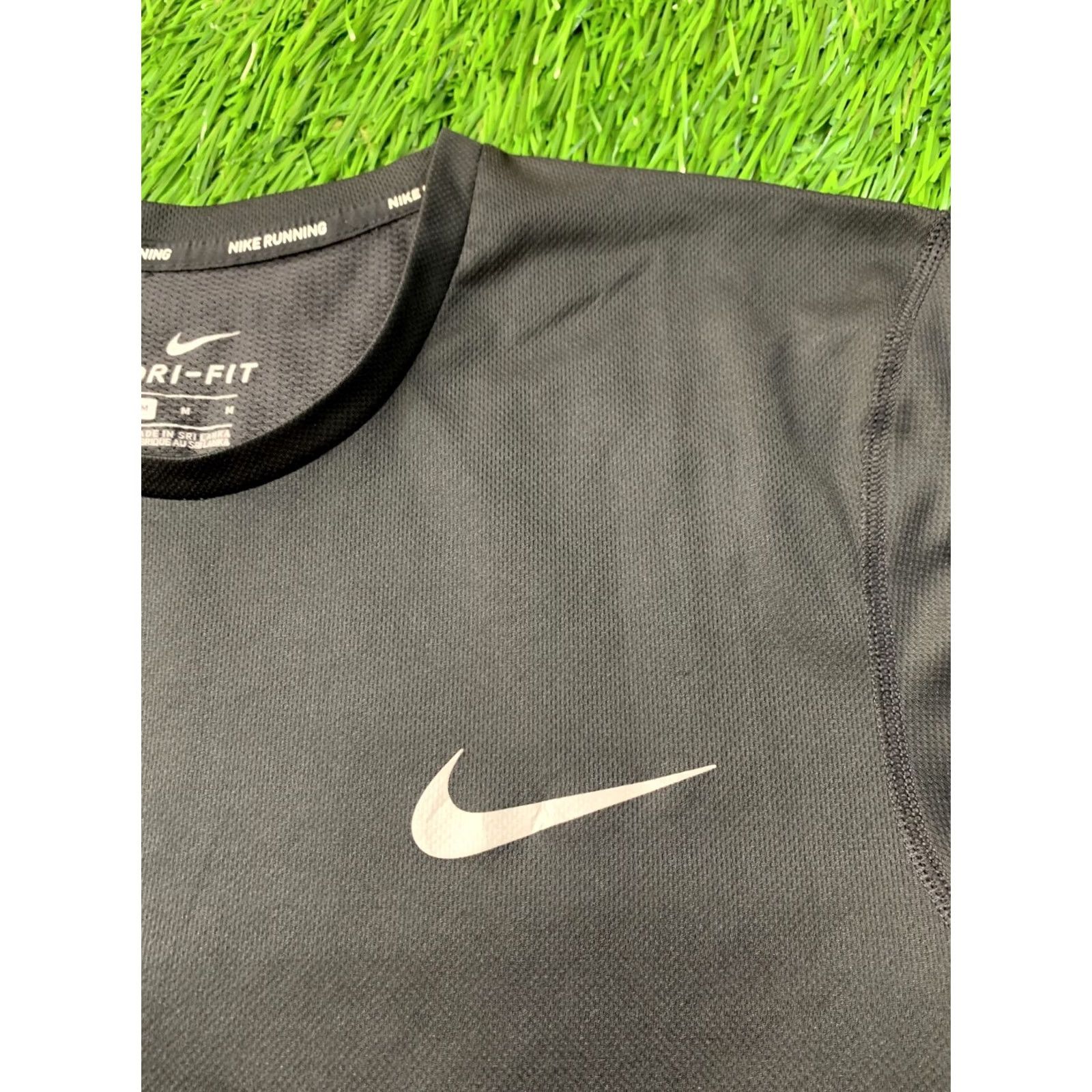 Nike Nike Running Shirt Mens M Black 2017 Dri-Fit T-Shirt Short Sleeve Crew Neck Vintage No Size US M / EU 48-50 / 2 - 3 Thumbnail