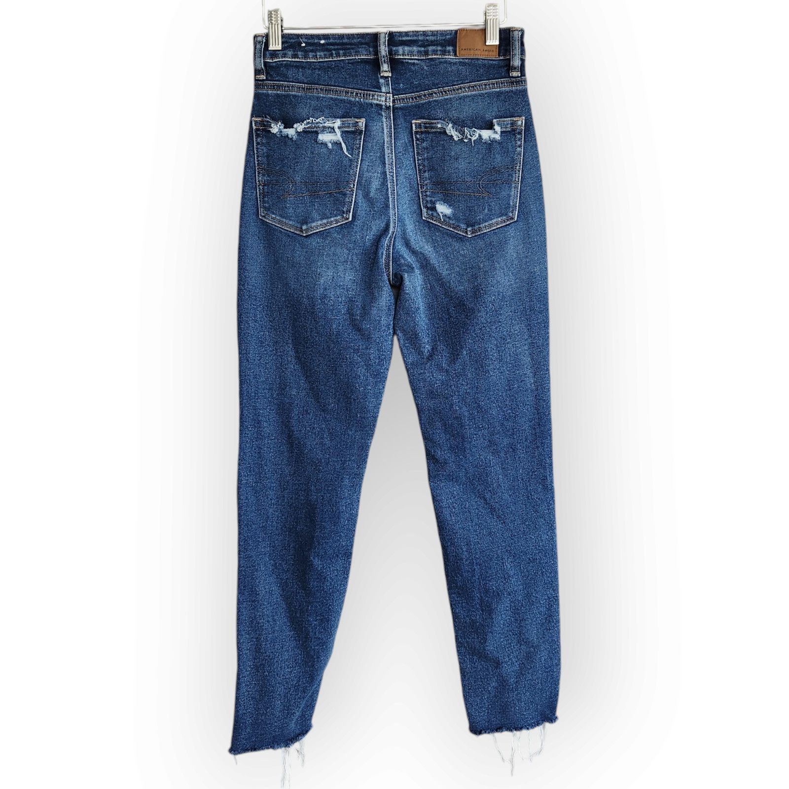 American Eagle Outfitters American Eagle High Waisted Ripped Mom Jeans 2 Size 26" / US 2 / IT 38 - 4 Thumbnail