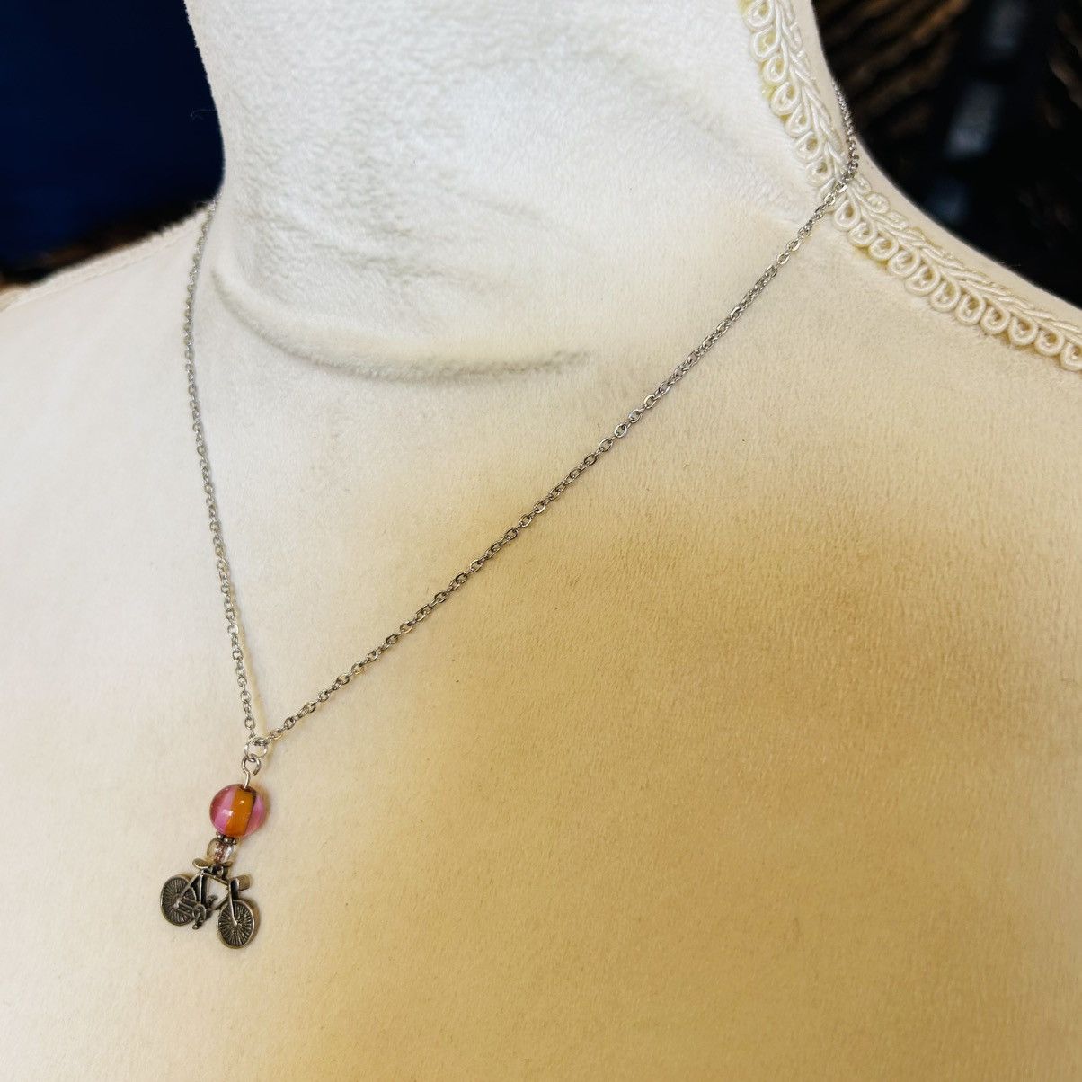 Handmade Handcrafted vintage beaded bicycle charm pendant necklace Size ONE SIZE - 4 Thumbnail