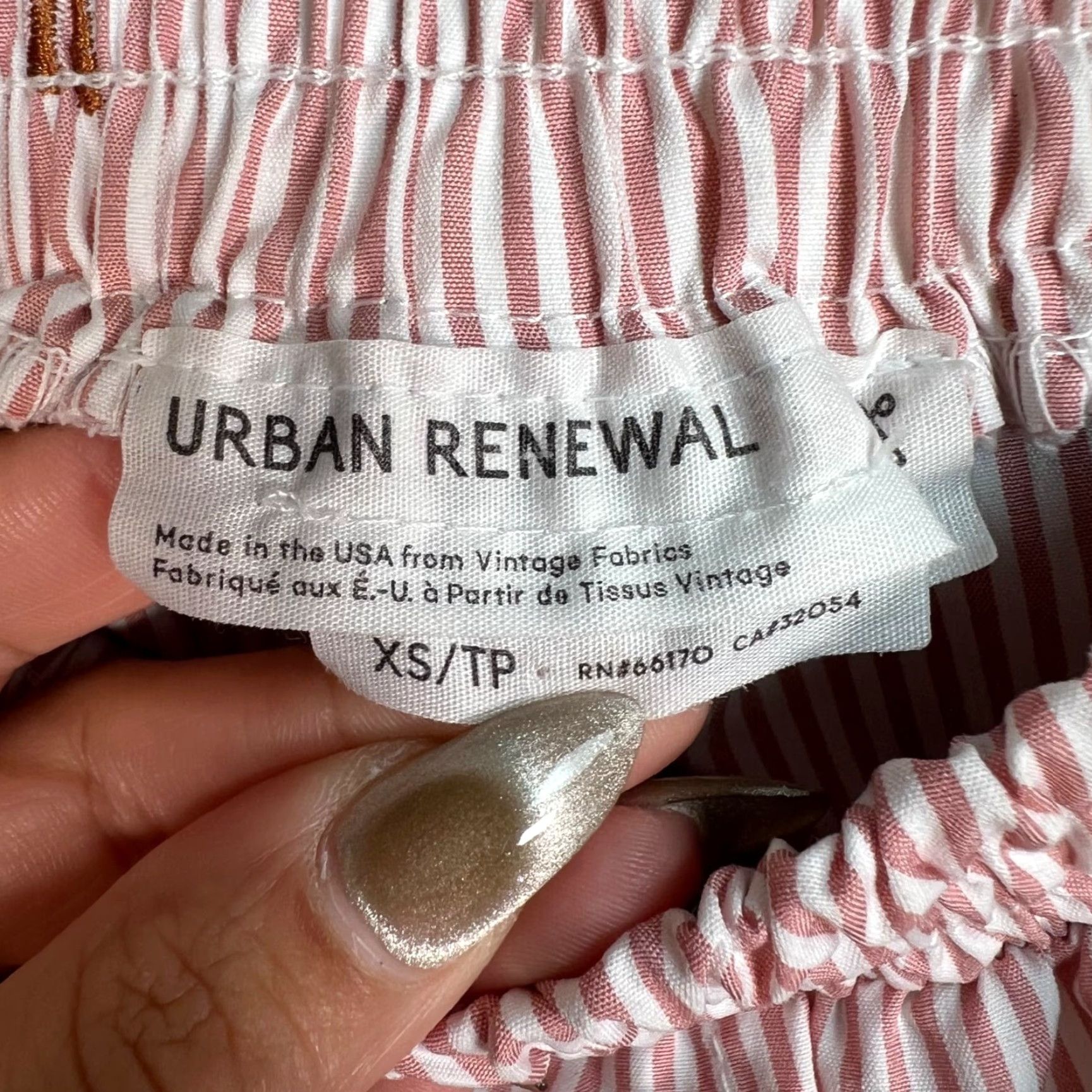 Vintage VINTAGE Urban renewal Womens XS Pink Striped Shorts Palm Tree Embroidery Elastic Waist Chino Polyester Pull On 3 in Inseam Size 26" / US 2 / IT 38 - 3 Thumbnail