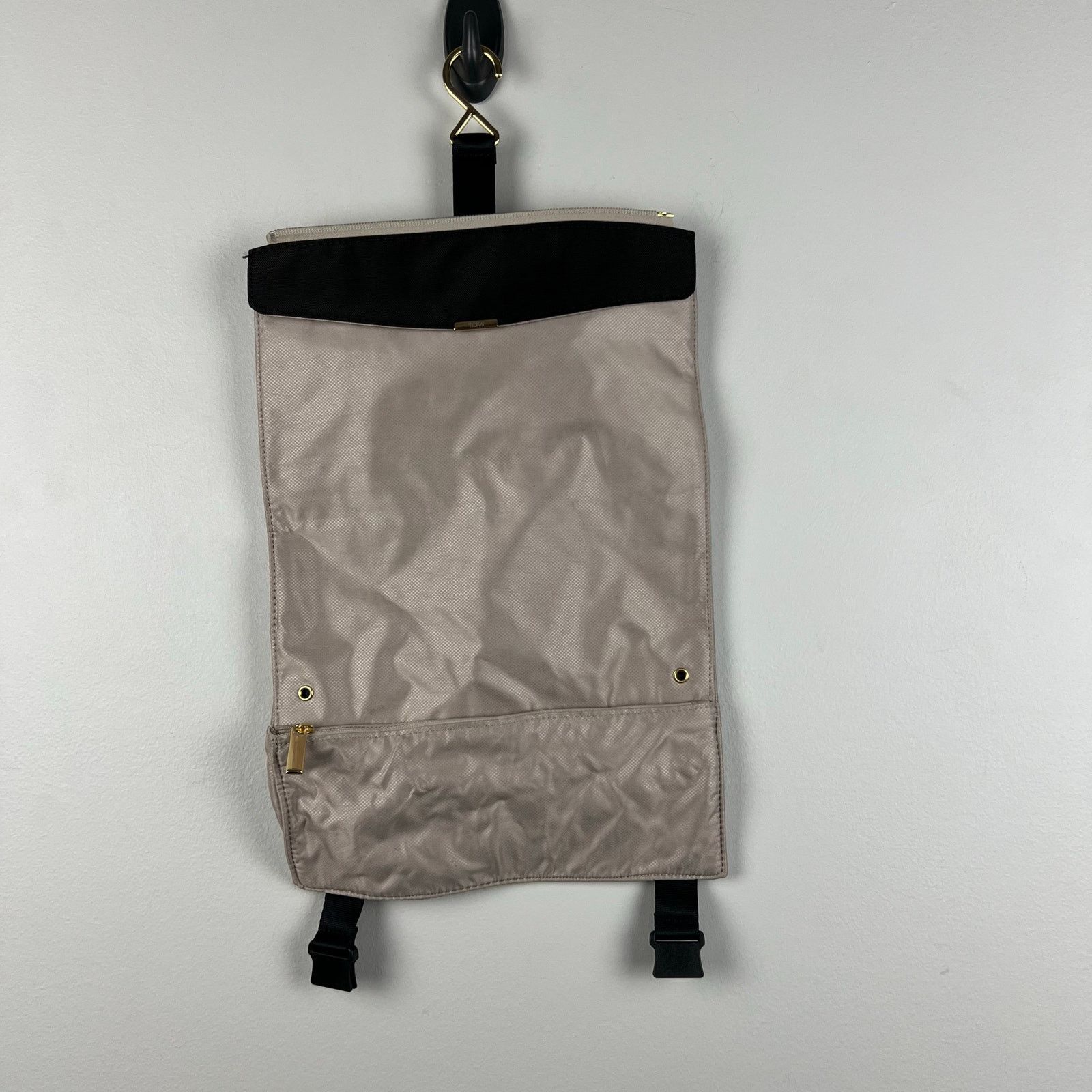 Tumi Tumi Small Lightweight Hanging Travel Luggage Organizer Size ONE SIZE - 1 Thumbnail