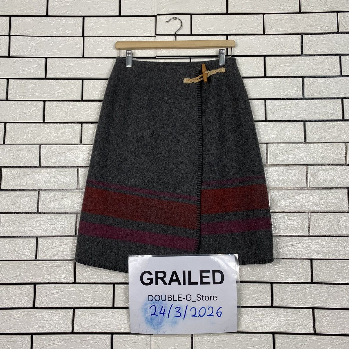 Japanese Brand Vintage Wool Skirt Striped Naf Naf Sport Issey Miyake Size 30" / US 8 / IT 44 - 1 Thumbnail