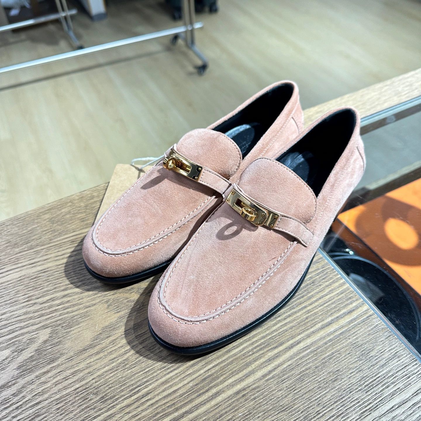 Hermes jan1043 rose gold Kelly buckle loafers 37