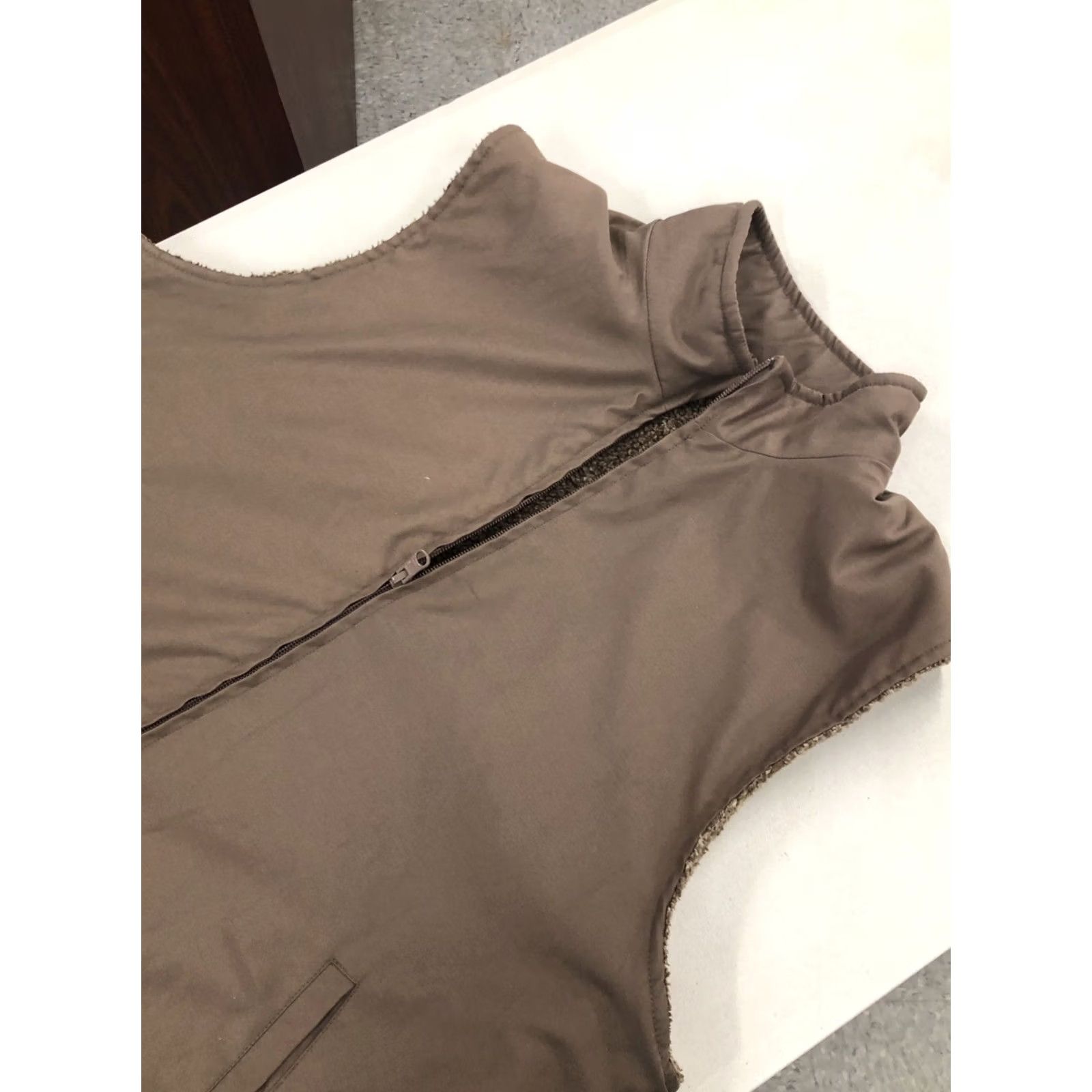 Pendleton Pendleton Vest Mens M Reversible Brown Polyester Sherpa Lining Zip Closure Mid-Length Jacket/Coat Style Vest 2010s Mens Size US M / EU 48-50 / 2 - 4 Thumbnail