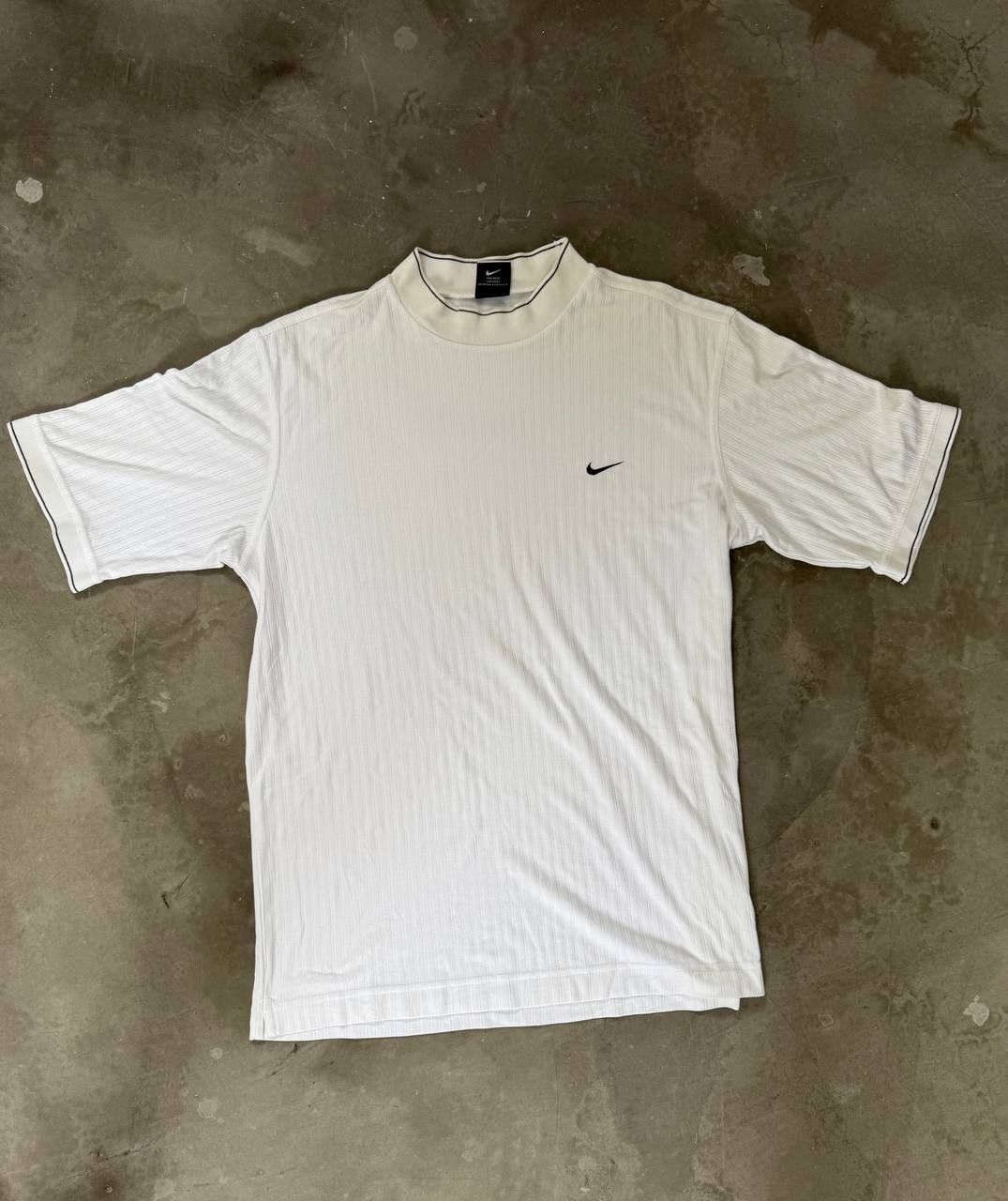 Nike Vintage White Nike T-Shirt/Tee Size US L / EU 52-54 / 3 - 1 Thumbnail