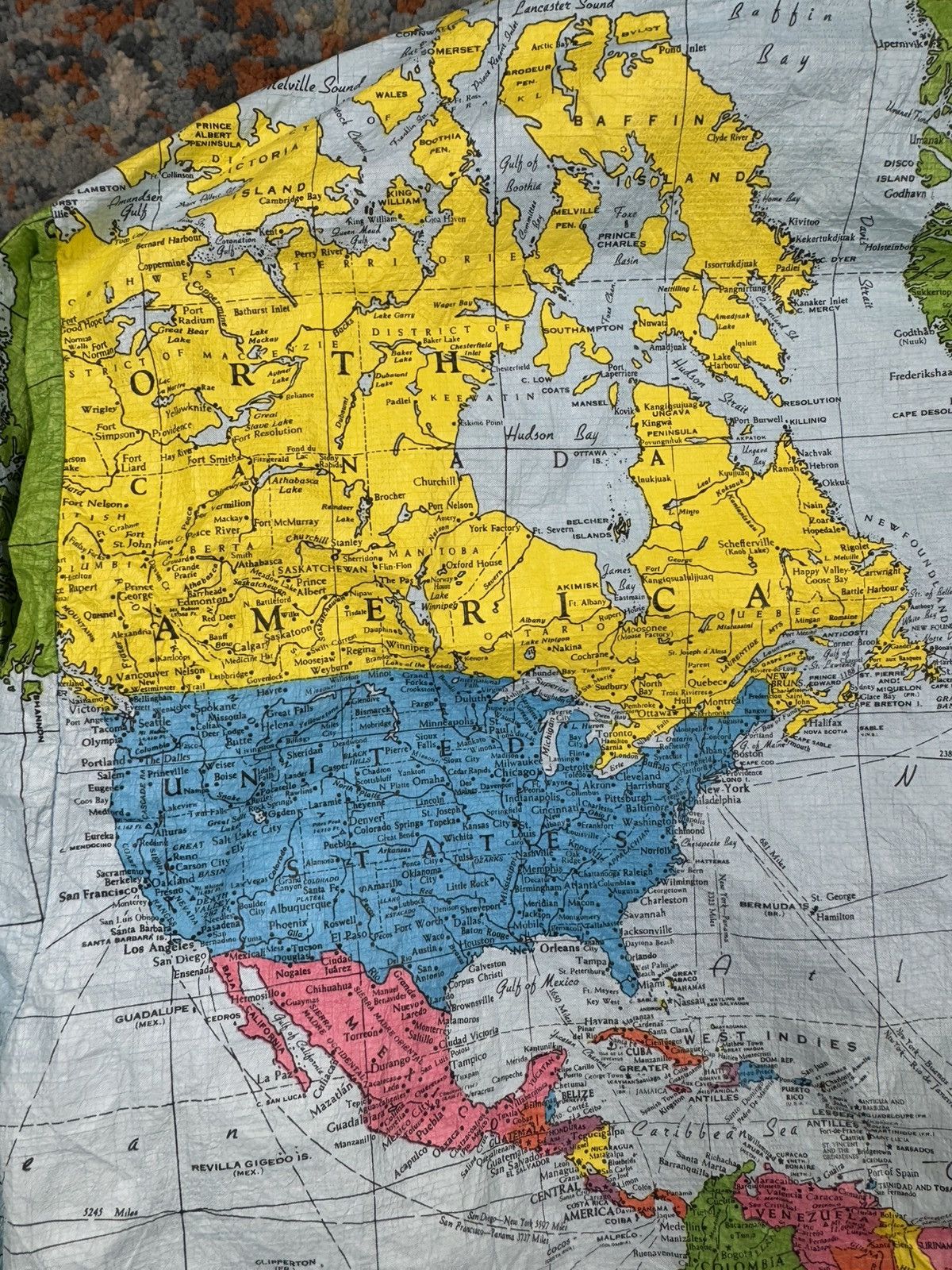 Vintage Vintage 1990 World map all over print jacket kurt cobain Size US L / EU 52-54 / 3 - 12 Thumbnail