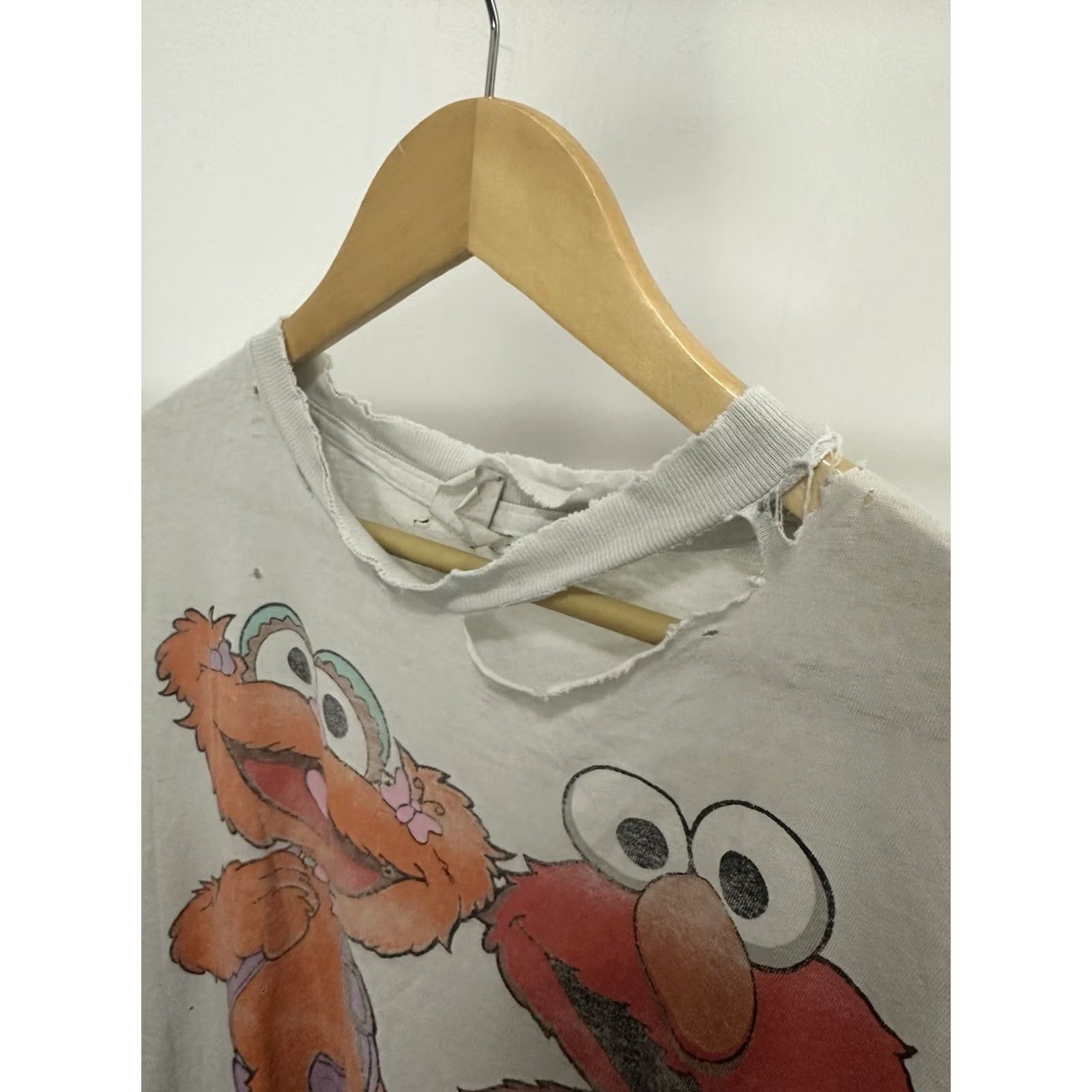 Tultex VTG Elmo & Zoe Sesame Street Thrashed Distressed Worn Double Sided T-Shirt XL Men White Tultex Shirt XS? Size US XL / EU 56 / 4 - 7 Thumbnail