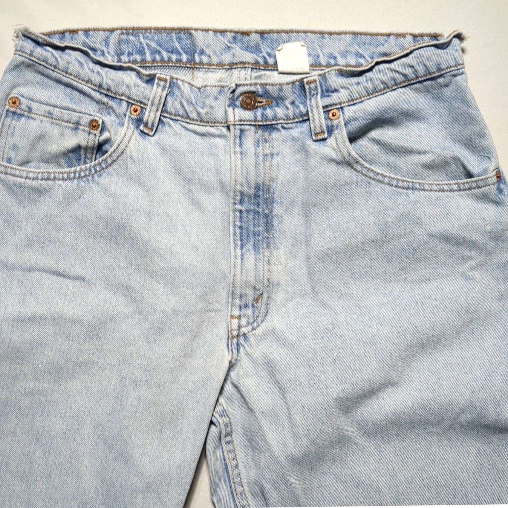 Levi's VTG Levi's 560 Loose Fit Tapered Leg Jeans Light Wash 34x32 Made in USA 90s Men Jeans Size US 34 / EU 50 - 4 Thumbnail