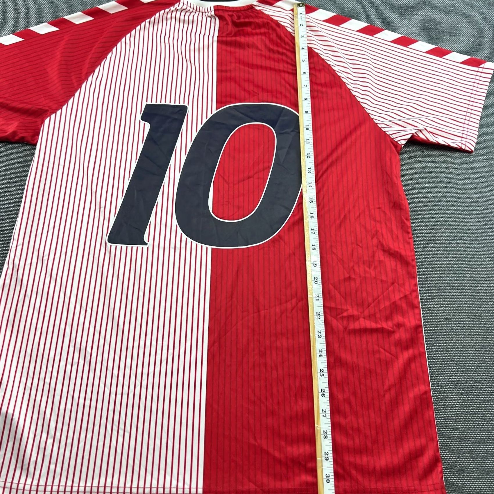 Hummel Hummel Denmark Jersey 2XL Football T-Shirt Short Sleeve Pullover Multicolor 100% Polyester Elite Retro Sports Mens Elkjaer #10 Size US XXL / EU 58 / 5 - 3 Thumbnail