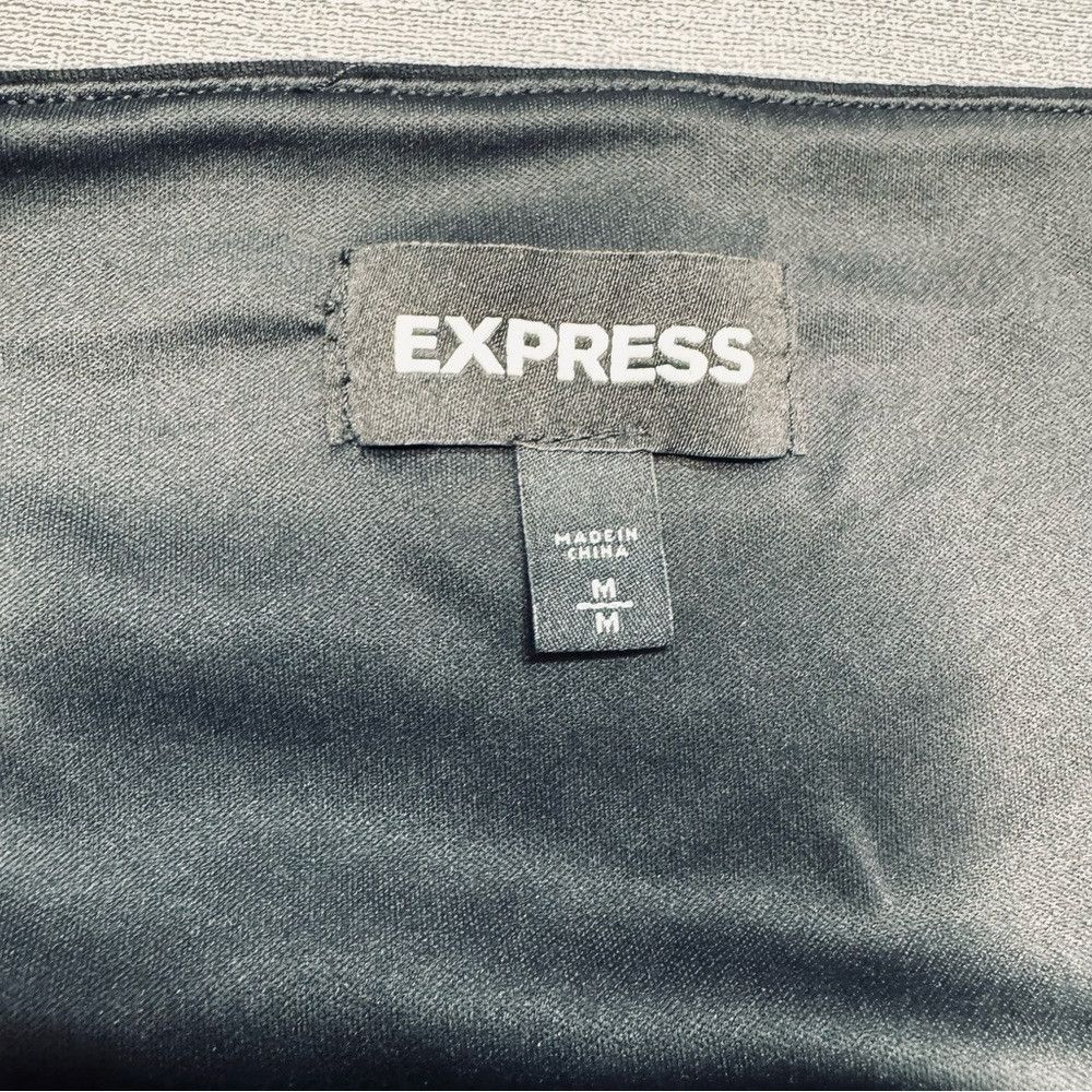 Express EXPRESS High Waisted Sequin Mini Black Skirt Size M Size 30" / US 8 / IT 44 - 7 Thumbnail