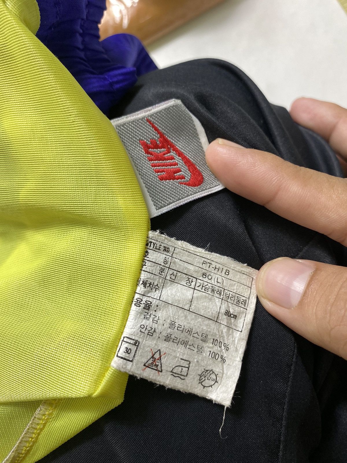 Nike Nike Vintage Shortpants Size US 32 / EU 48 - 9 Thumbnail