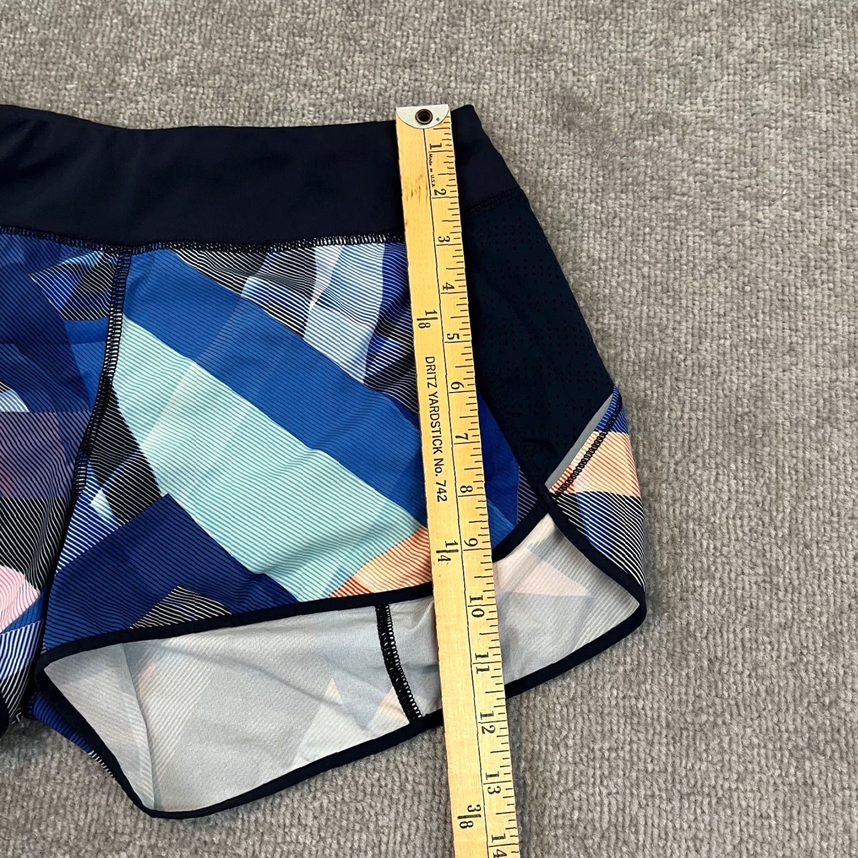 Athleta Athleta Shorts Womens Small 3" Geometric Lined Ready Set Go Golf Tennis 12" Size 28" / US 6 / IT 42 - 3 Thumbnail