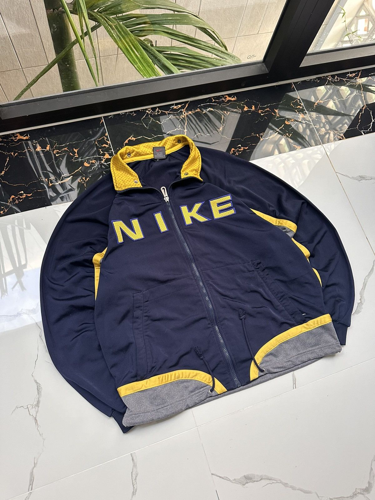 Nike × Vintage NIKE VINTAGE BIG LOGO STREETWEAR ZIP SWEATSHIRT Size US S / EU 44-46 / 1 - 2 Thumbnail