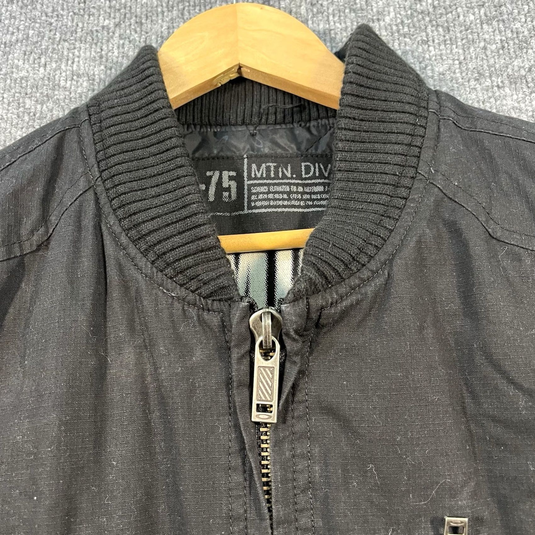 Oakley Oakley Jacket Mens M Black Mtn Div C5 00-75 Field Puffer Tactical Full Zip Soft Size US M / EU 48-50 / 2 - 2 Thumbnail