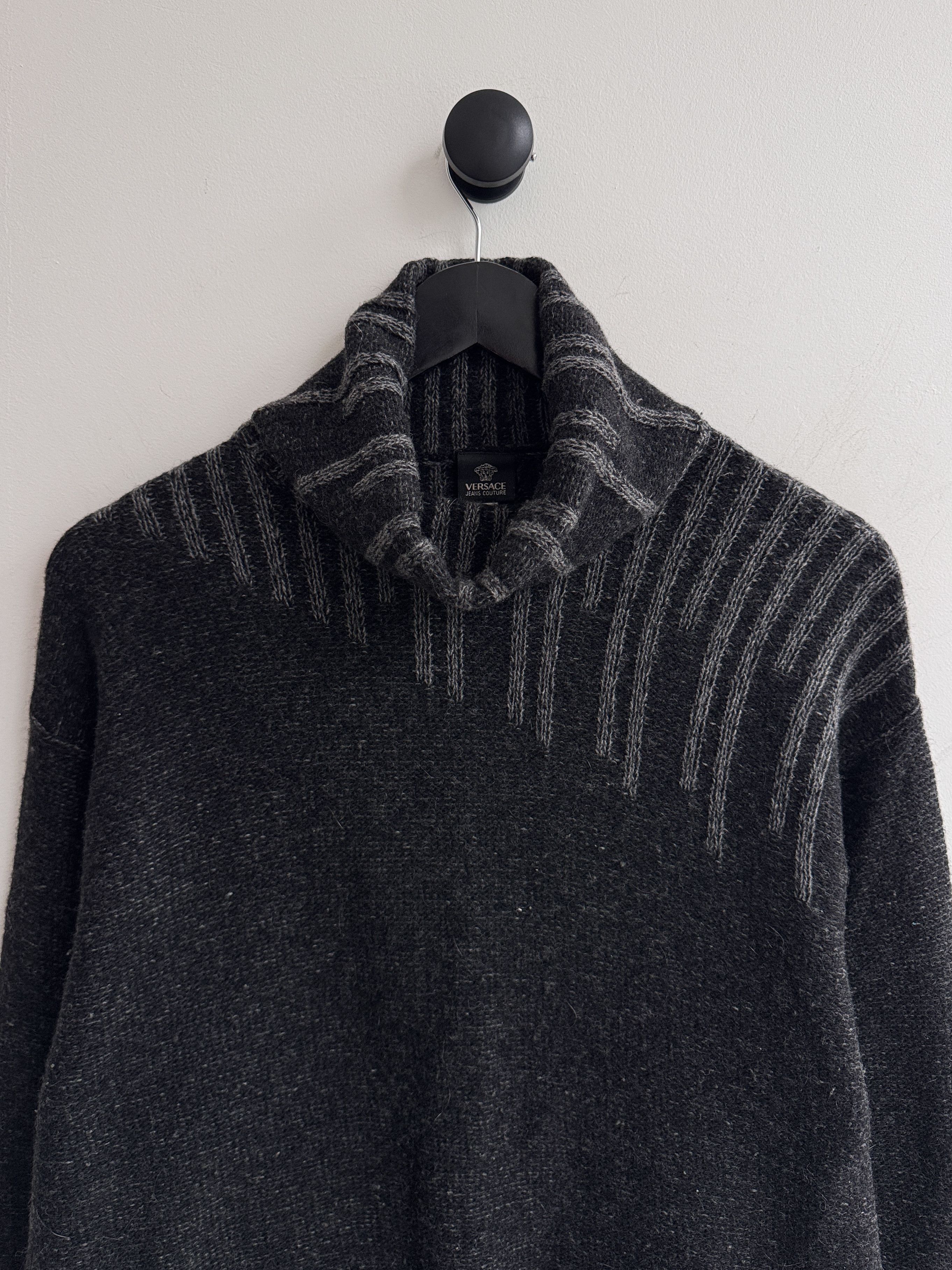 Versace Jeans Couture Vintage Versace Jeans Couture Turtleneck Sweater Size US L / EU 52-54 / 3 - 3 Thumbnail