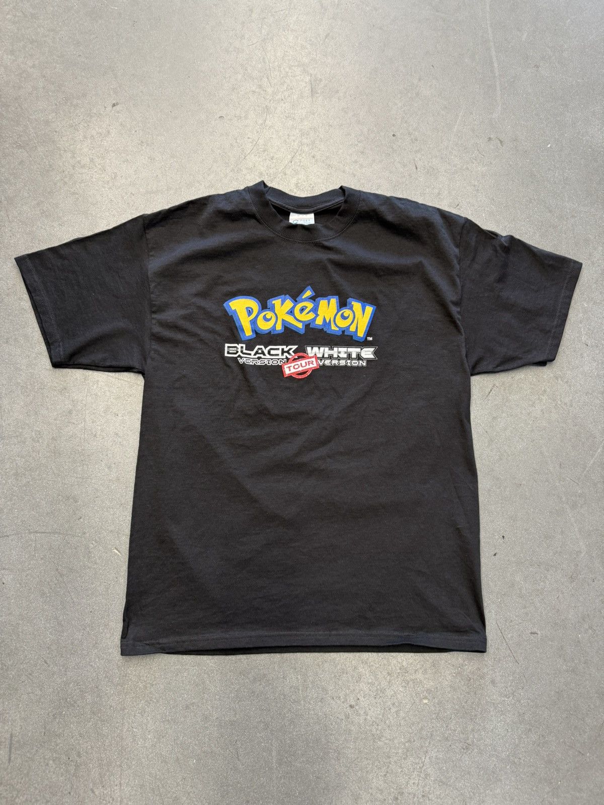 Nintendo Pokémon Black and White Version Tour Tee Size US L / EU 52-54 / 3 - 1 Thumbnail