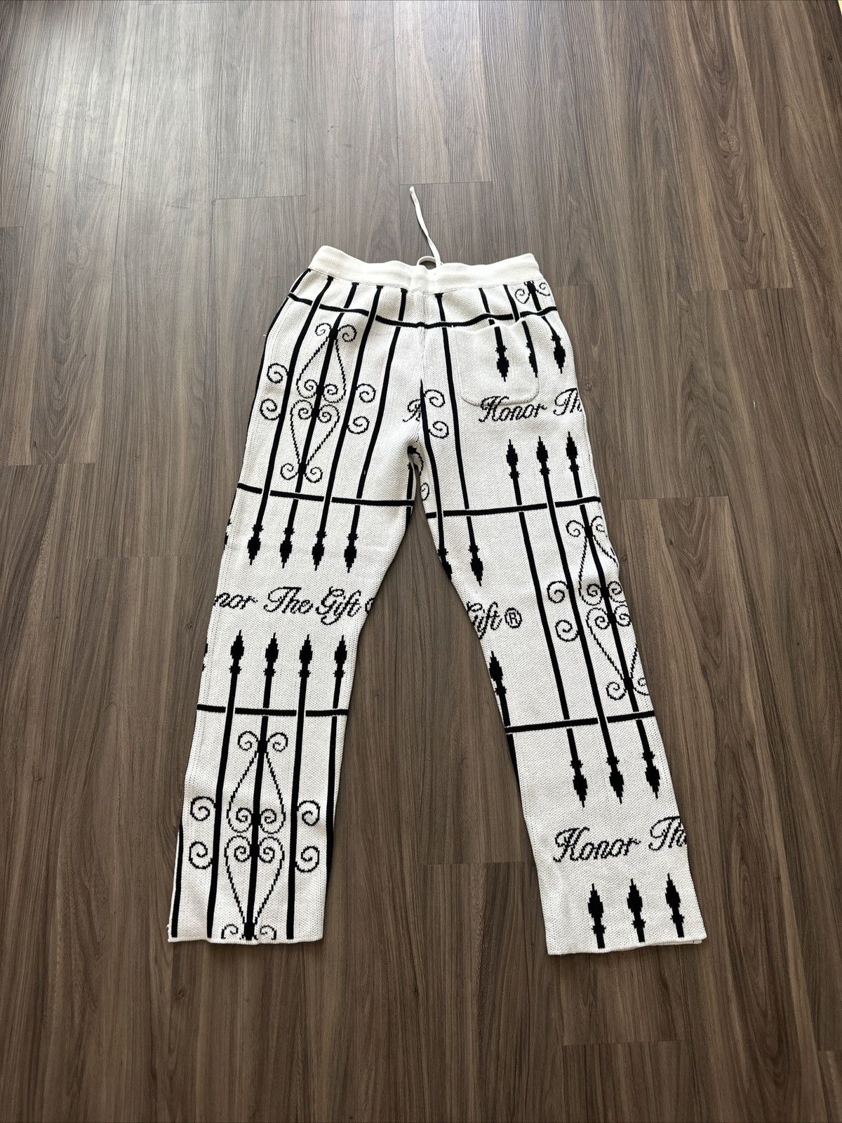 Honor the Gift HONOR THE GIFT Holiday Neighborhood Knit Pants In White Size US 34 / EU 50 - 2 Thumbnail