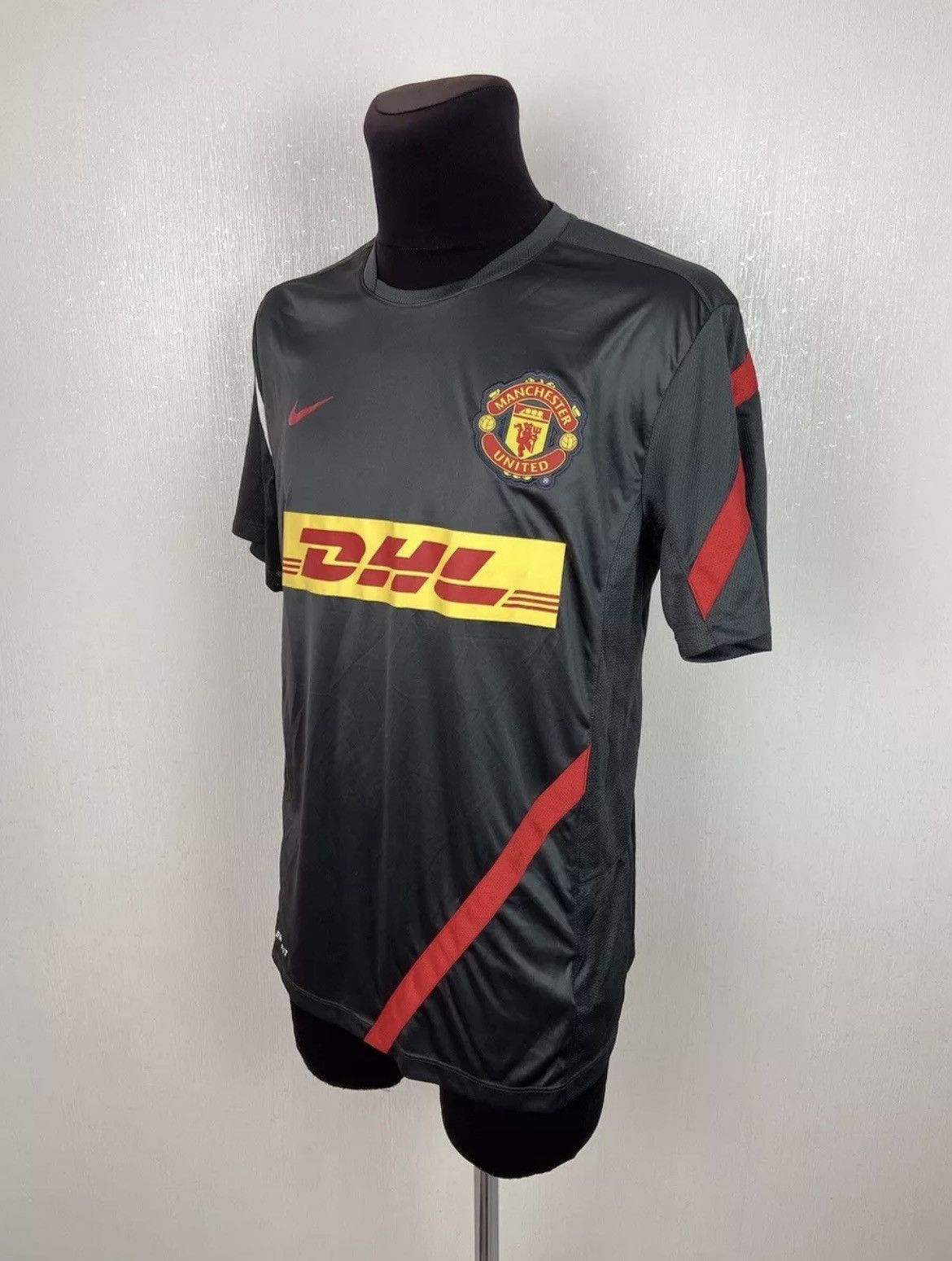 Nike MANCHESTER UNITED 2011-12 NIKE JERSEY SOCCER SIZE L Size US L / EU 52-54 / 3 - 2 Thumbnail