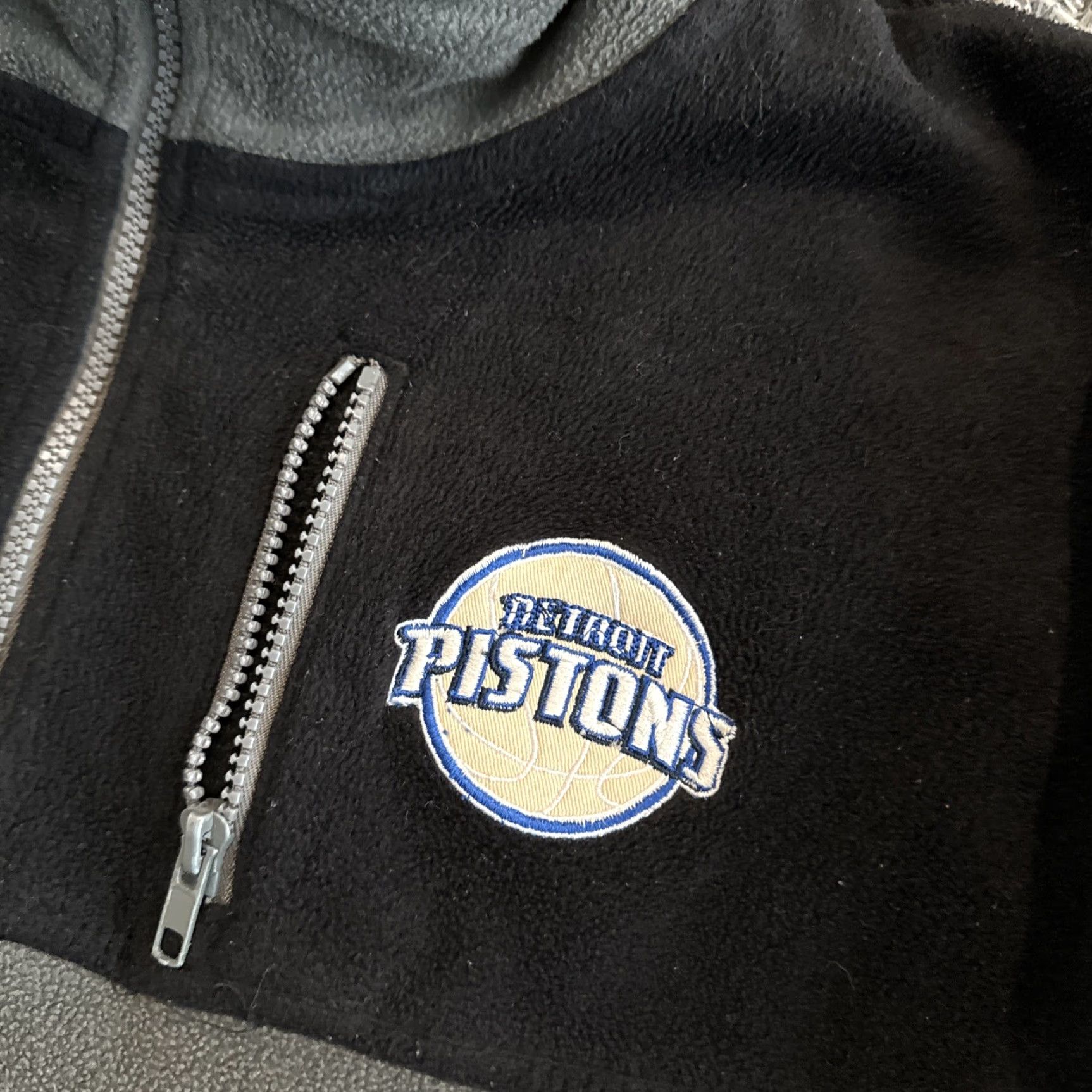 NBA VINTAGE NBA Pistons Men’s XL Gray Fleece Jacket Long Sleeve Full Zip Track Polyester Full Zip-Up Size US XL / EU 56 / 4 - 6 Thumbnail