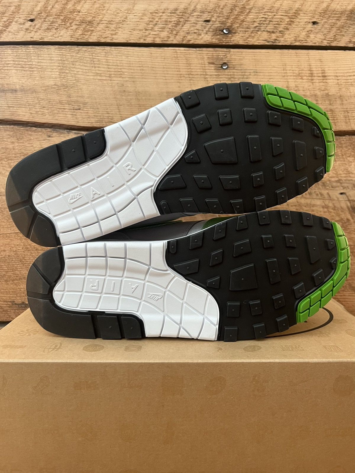 Nike × Patta Nike x Patta Air Max 1 Chlorophyll 20th Anniversary 2024 Size US 10 / EU 43 - 8 Thumbnail