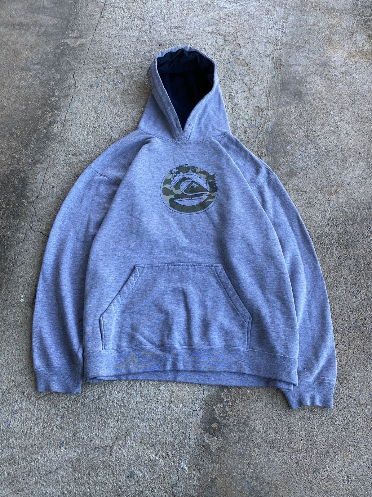 Quiksilver × Vintage Vintage Y2K Quiksilver Camo Center Logo Grey Hoodie Size US L / EU 52-54 / 3 - 1 Thumbnail