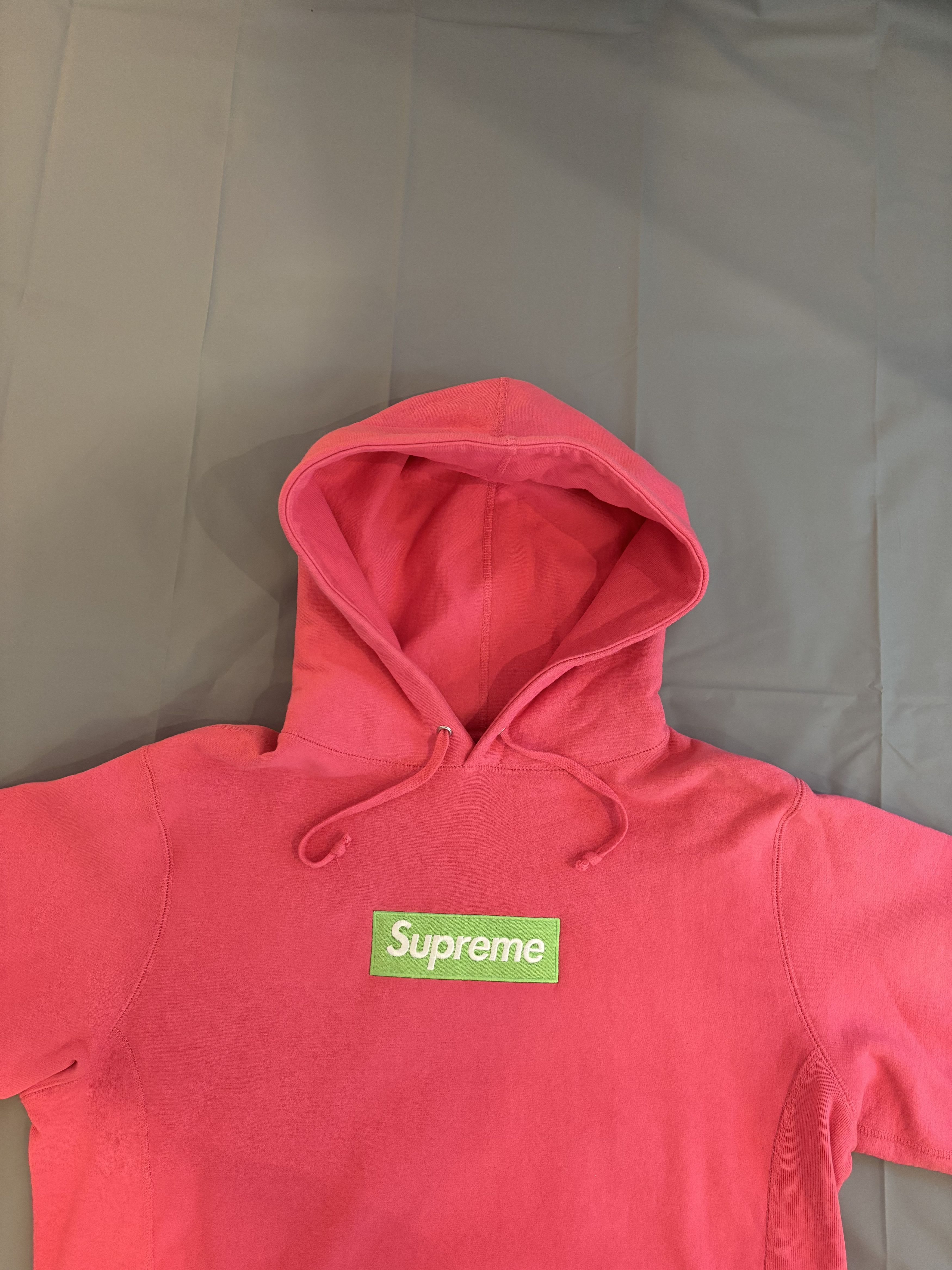 Supreme Sweat à capuche Supreme rose logo vert en tbe Size US M / EU 48-50 / 2 - 9 Thumbnail