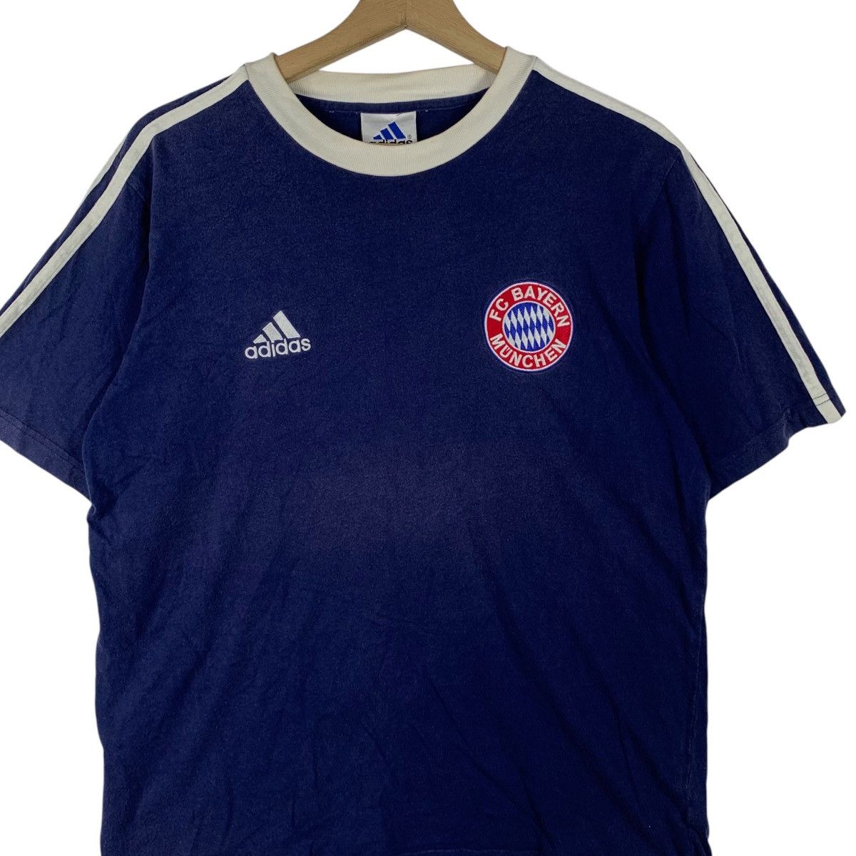 Adidas Vintage ADIDAS BAYERN MUNCHEN Munich Tee Shirt Top Size US L / EU 52-54 / 3 - 3 Thumbnail
