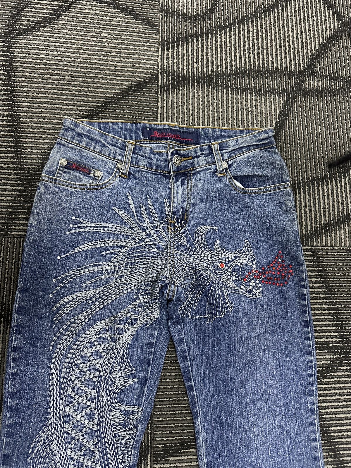 If Six Was Nine Y2K Rosy Love’s Jeans Dragon Design Flare Jean Size 26" / US 2 / IT 38 - 4 Thumbnail