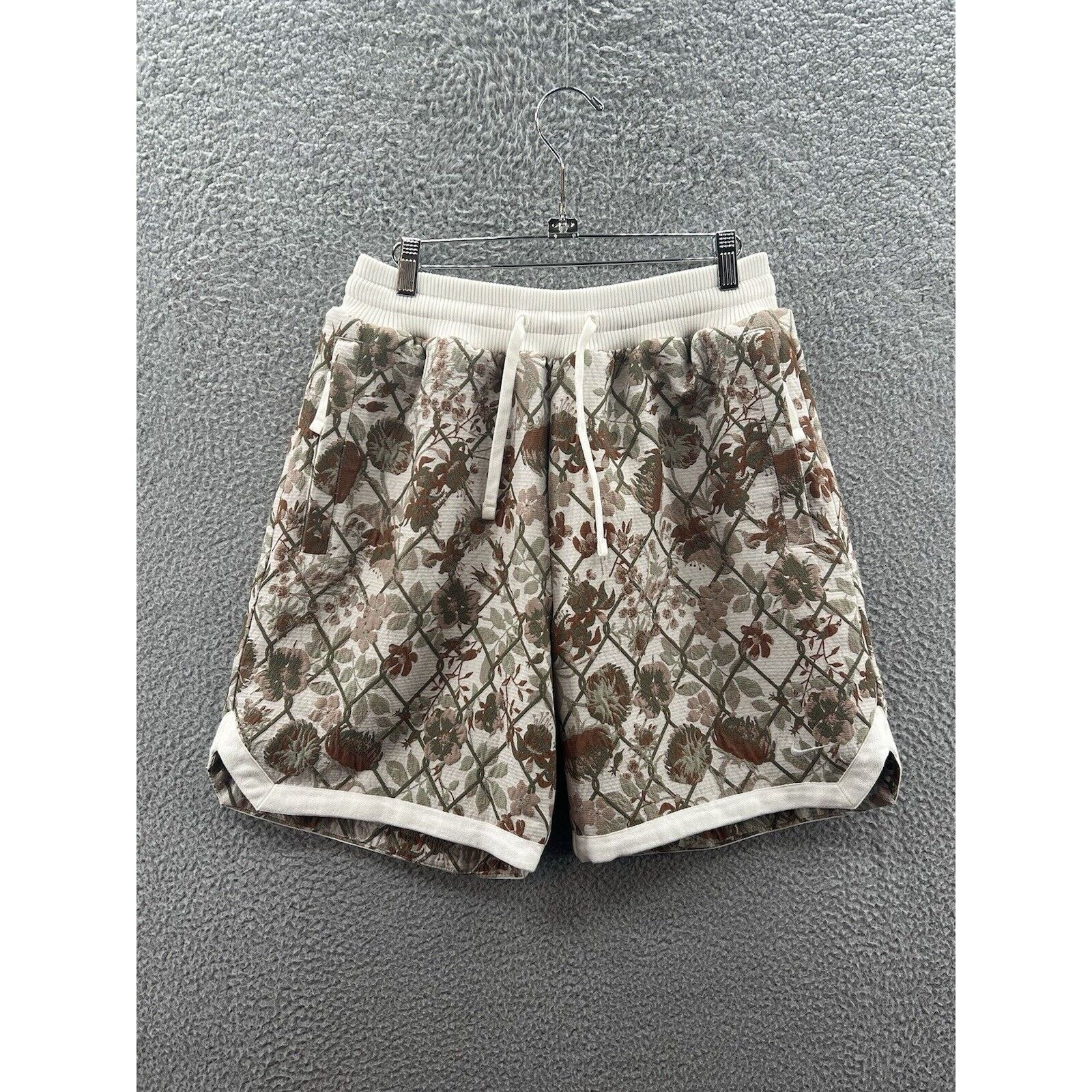 Nike Nike DNA Rebel 8" Basketball Shorts Orewood Brown FN2680-104 Size US 34 / EU 50 - 1 Thumbnail